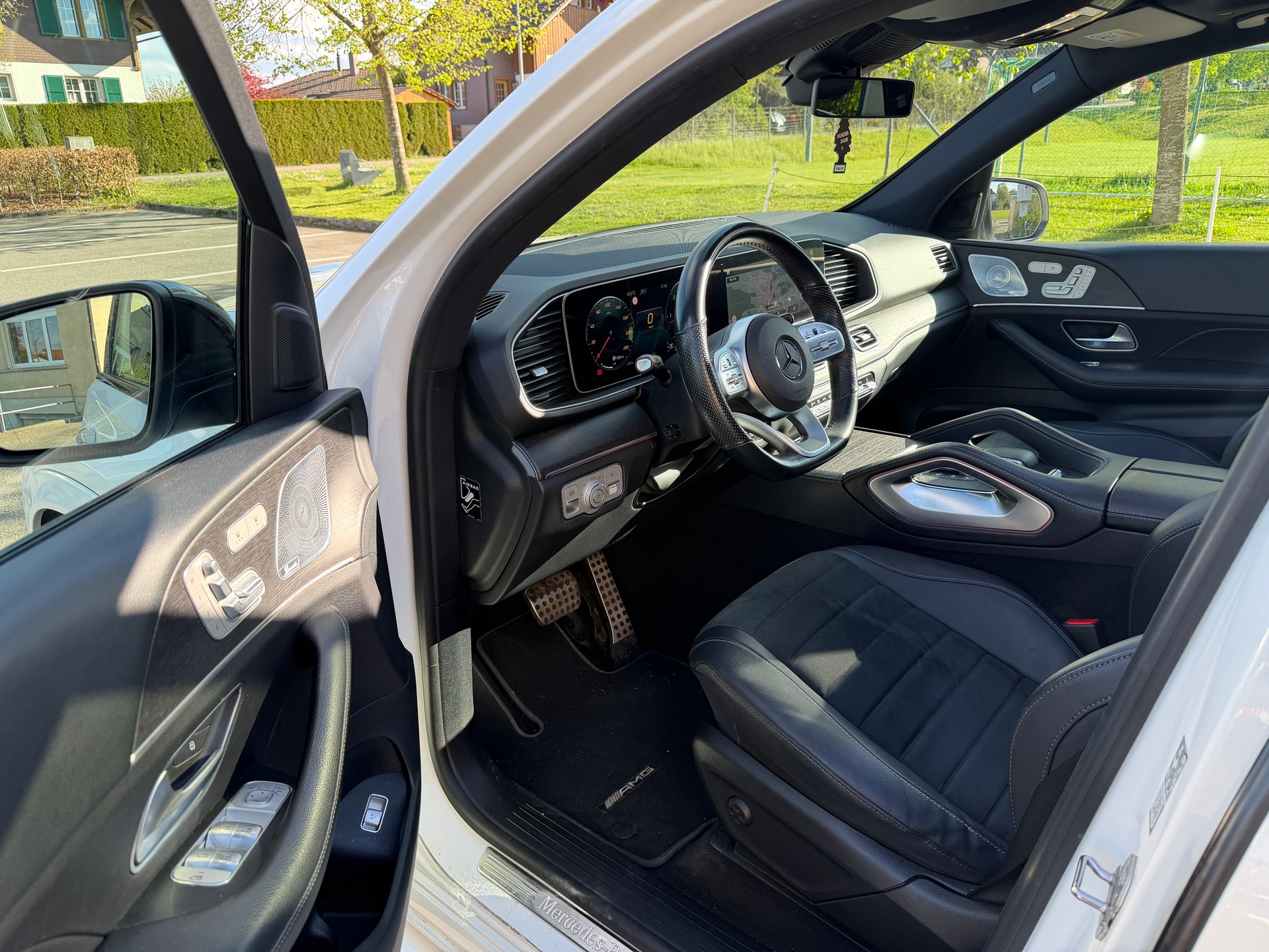 MERCEDES-BENZ GLE 350 d AMG Line 4matic-image-5