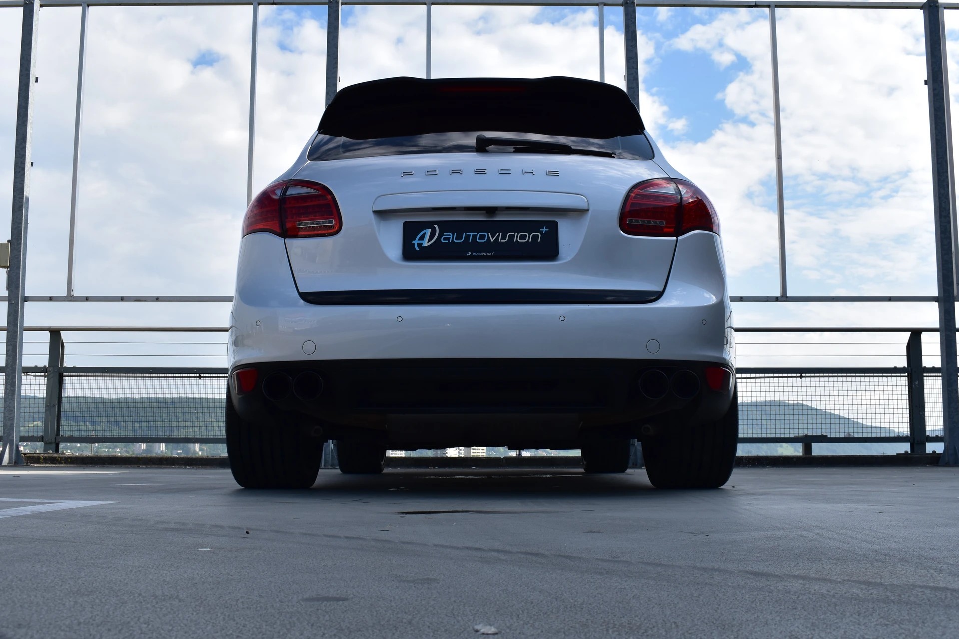 PORSCHE CAYENNE TURBO BLACK l 500 PS-image-18