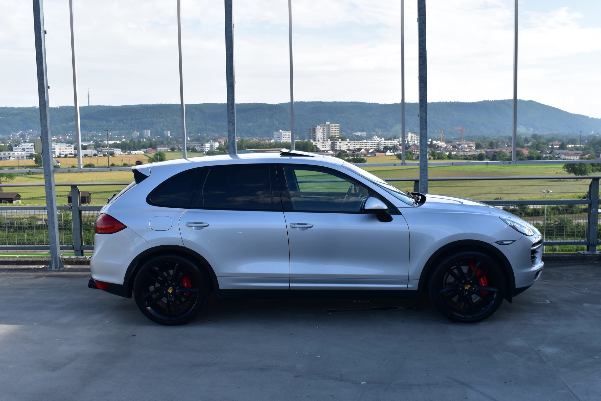 PORSCHE CAYENNE TURBO BLACK l 500 PS-image-6