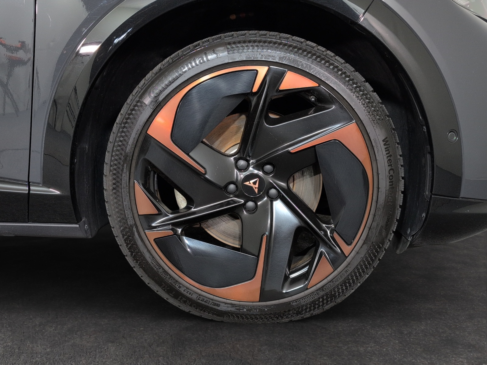CUPRA Tavascan Type 9 77 kWh VZ Adrenaline-image-4