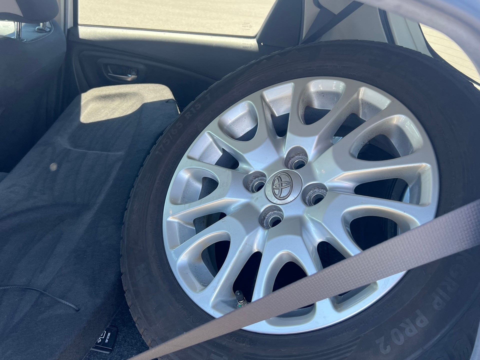 TOYOTA Yaris 1.5 Comfort-image-7