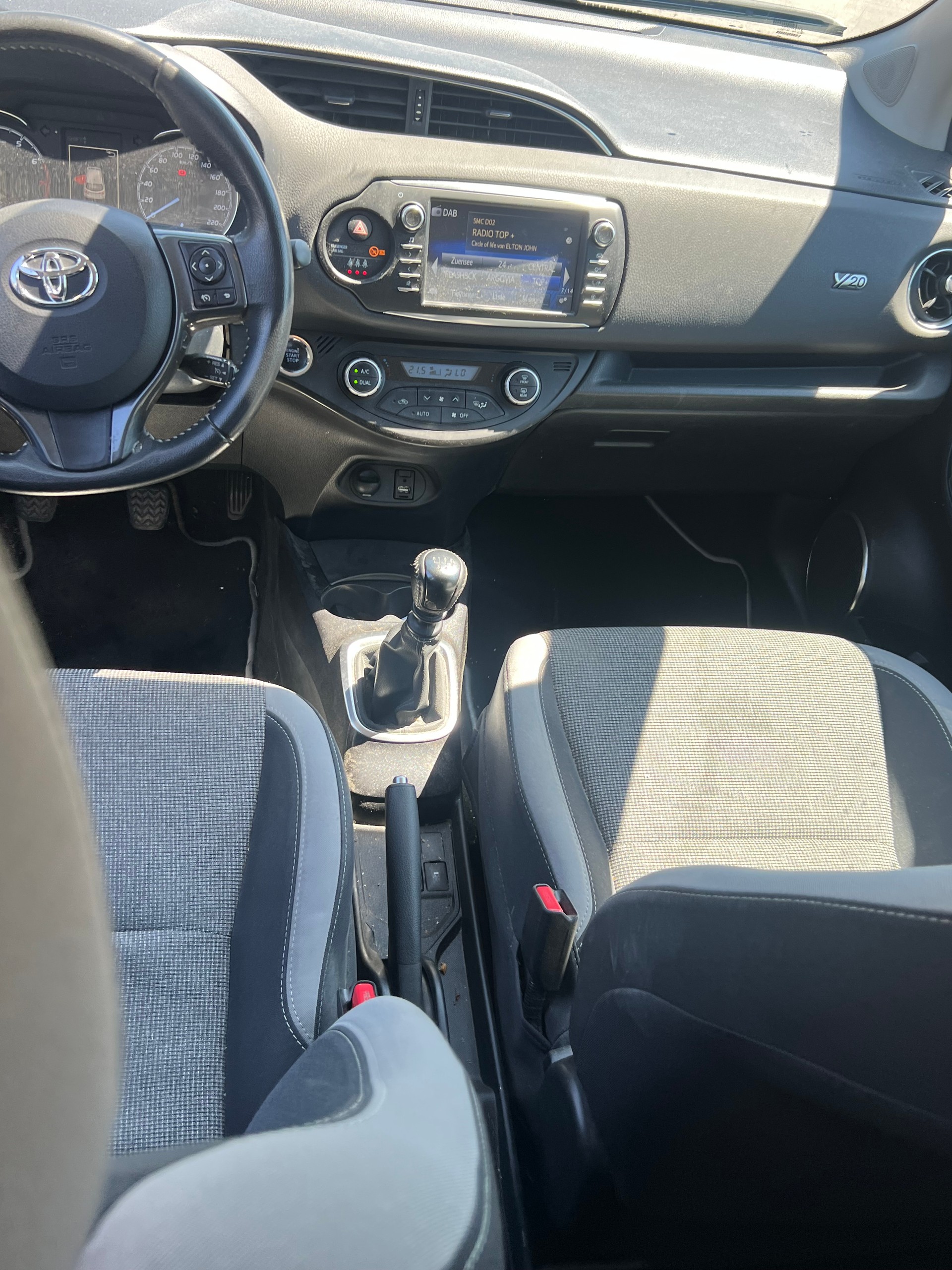 TOYOTA Yaris 1.5 Comfort-image-8