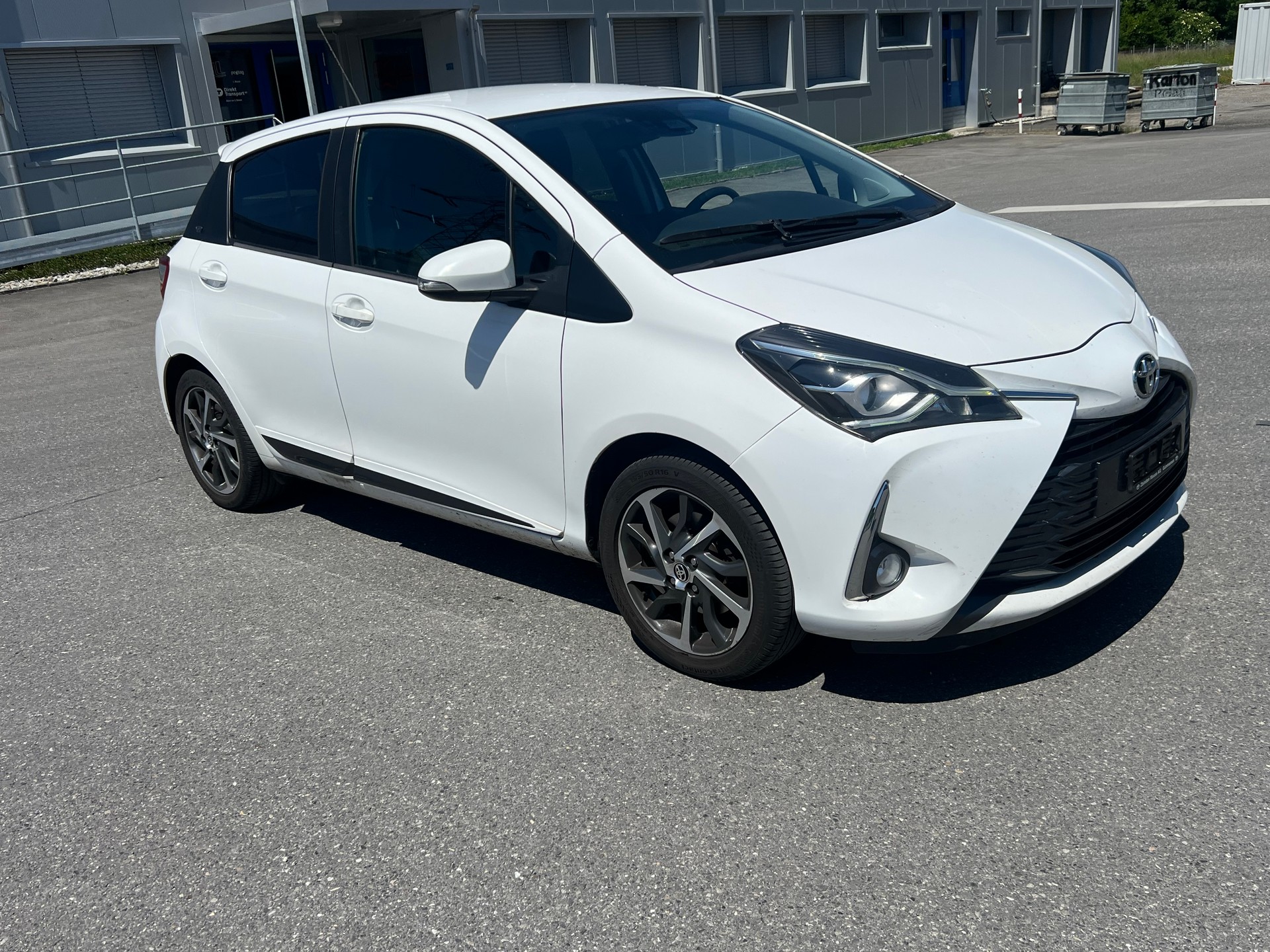 TOYOTA Yaris 1.5 Comfort-image-1