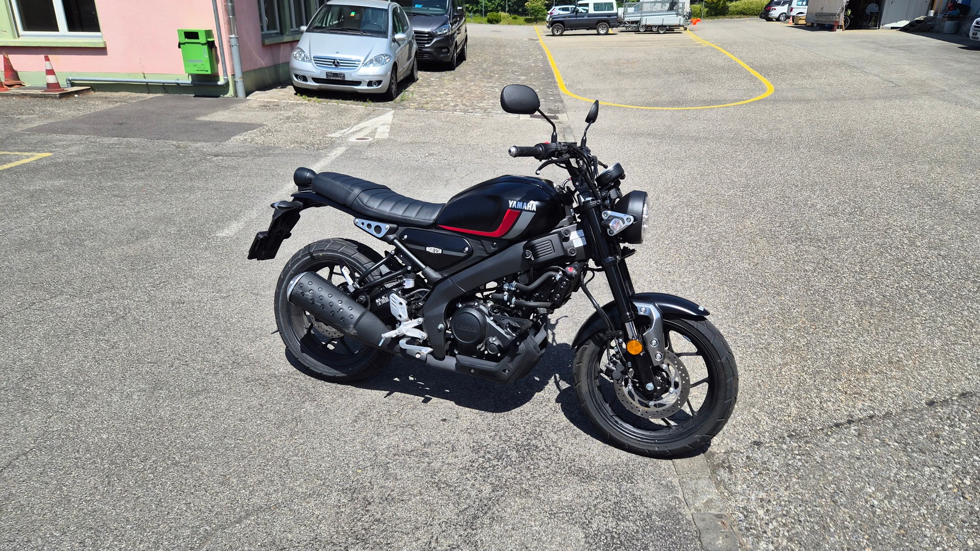 YAMAHA XSR 125