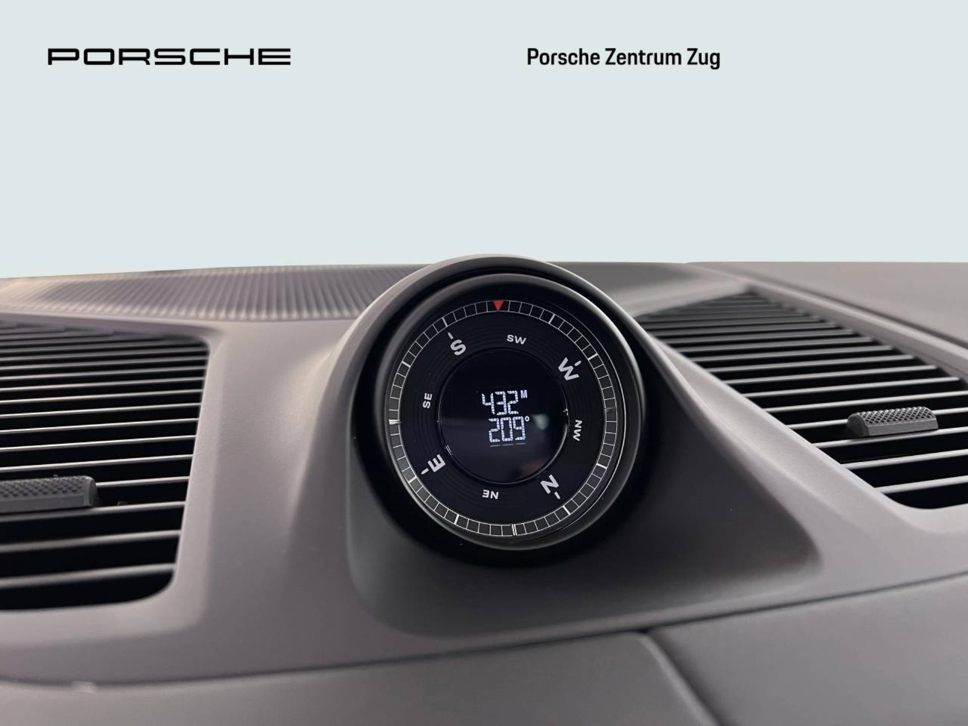 PORSCHE Cayenne Turbo E-Hybrid Coupé-image-25