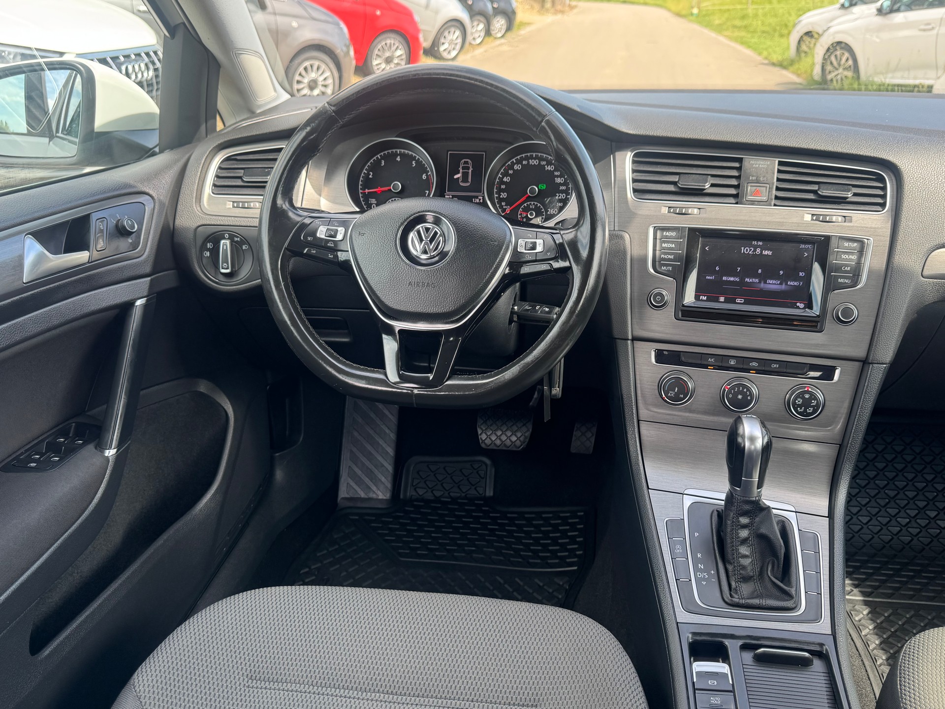 VW Golf 1.2 TSI Comfortline DSG-image-8