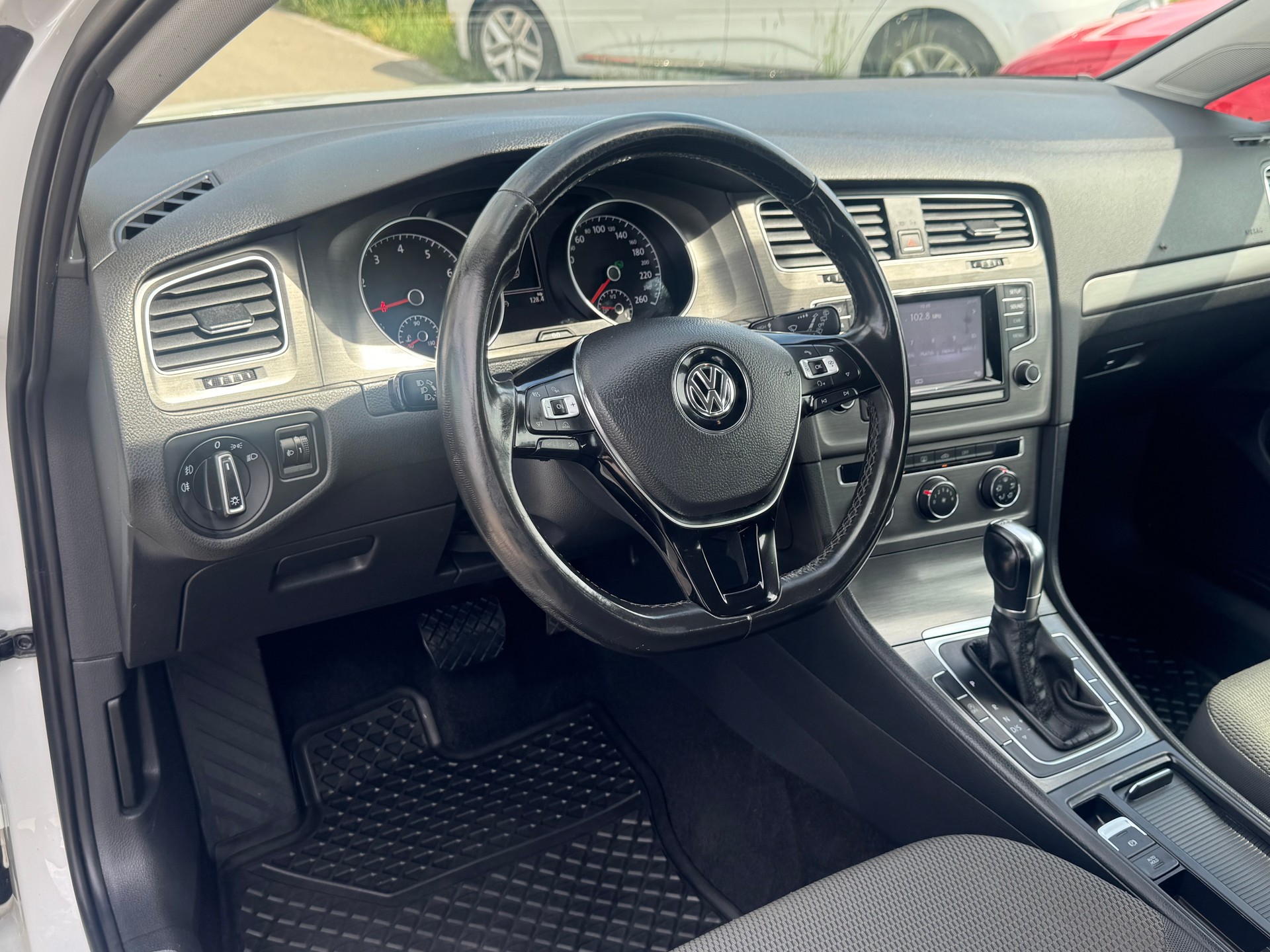 VW Golf 1.2 TSI Comfortline DSG-image-6