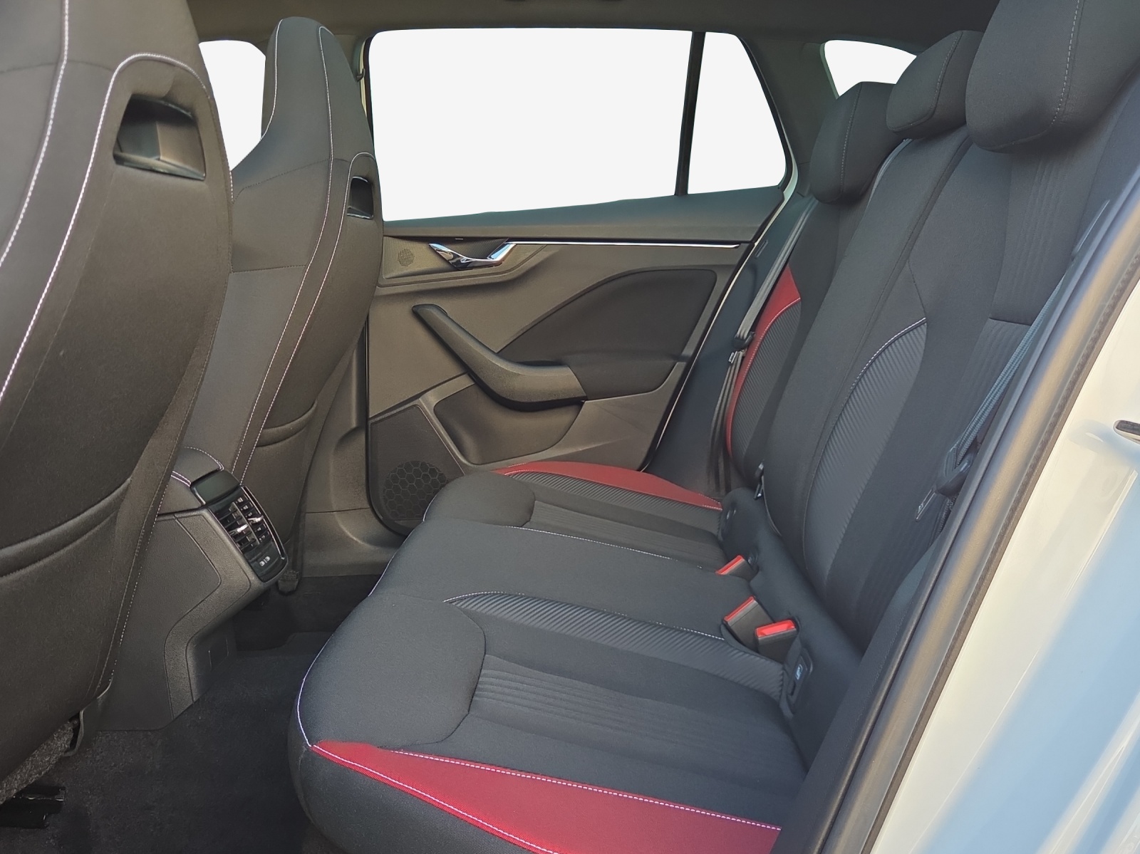 SKODA Scala 1.0 TSI Monte Carlo DSG-image-11
