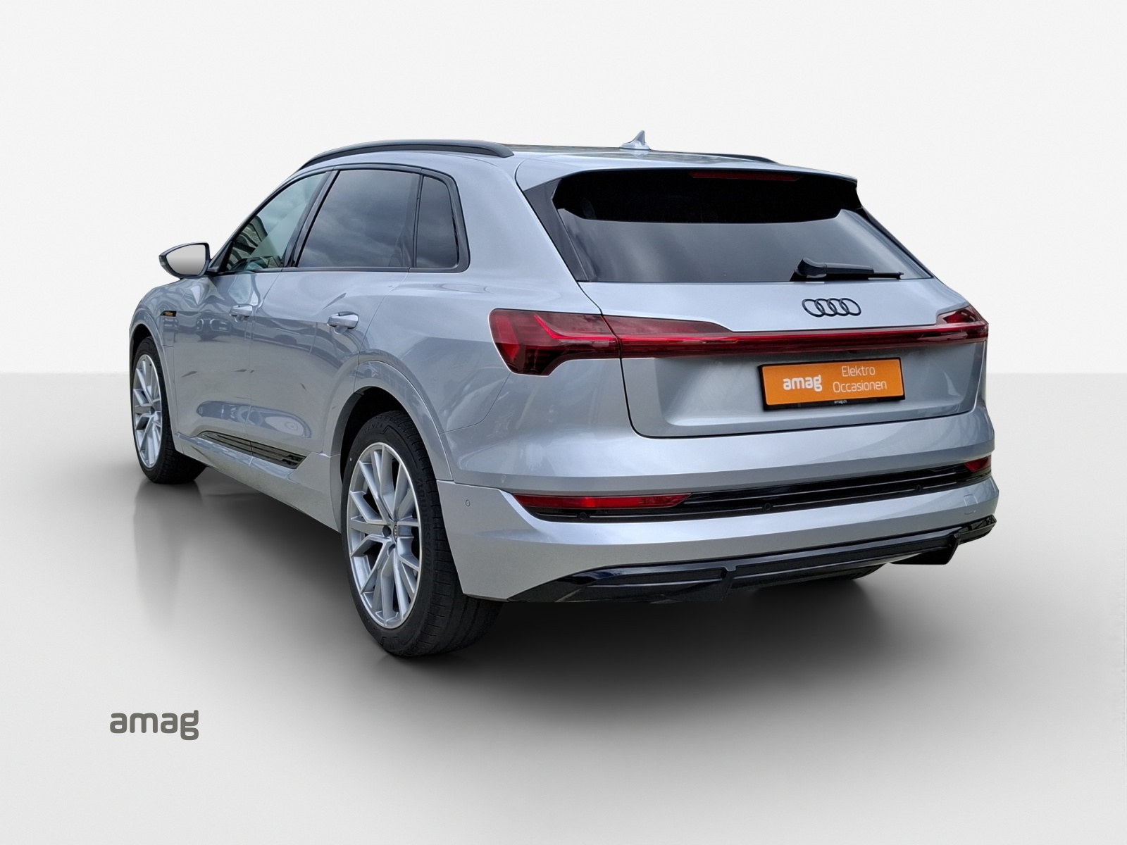 AUDI e-tron 55 S Line Black Edition quattro-image-2