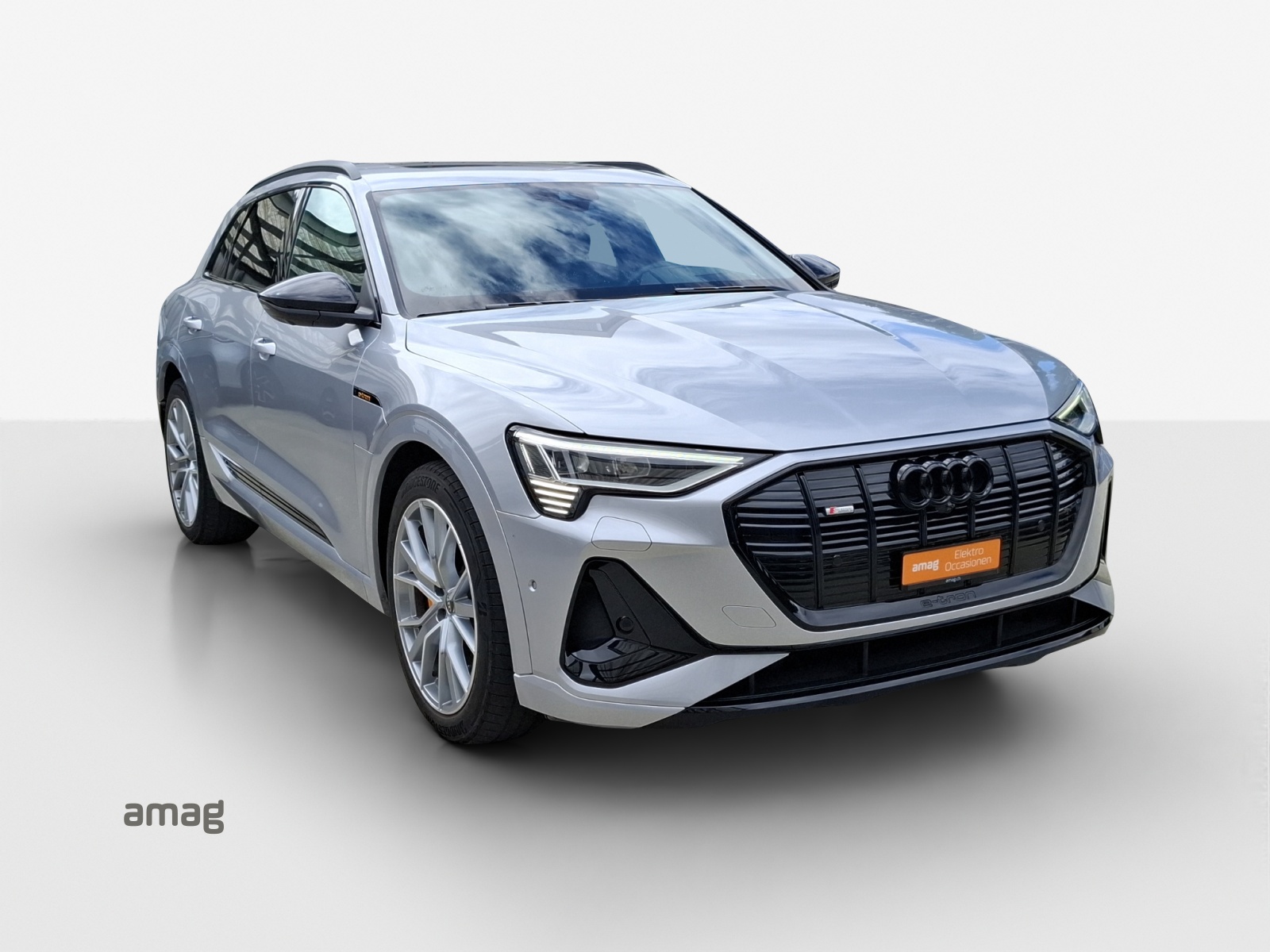 AUDI e-tron 55 S Line Black Edition quattro-image-6