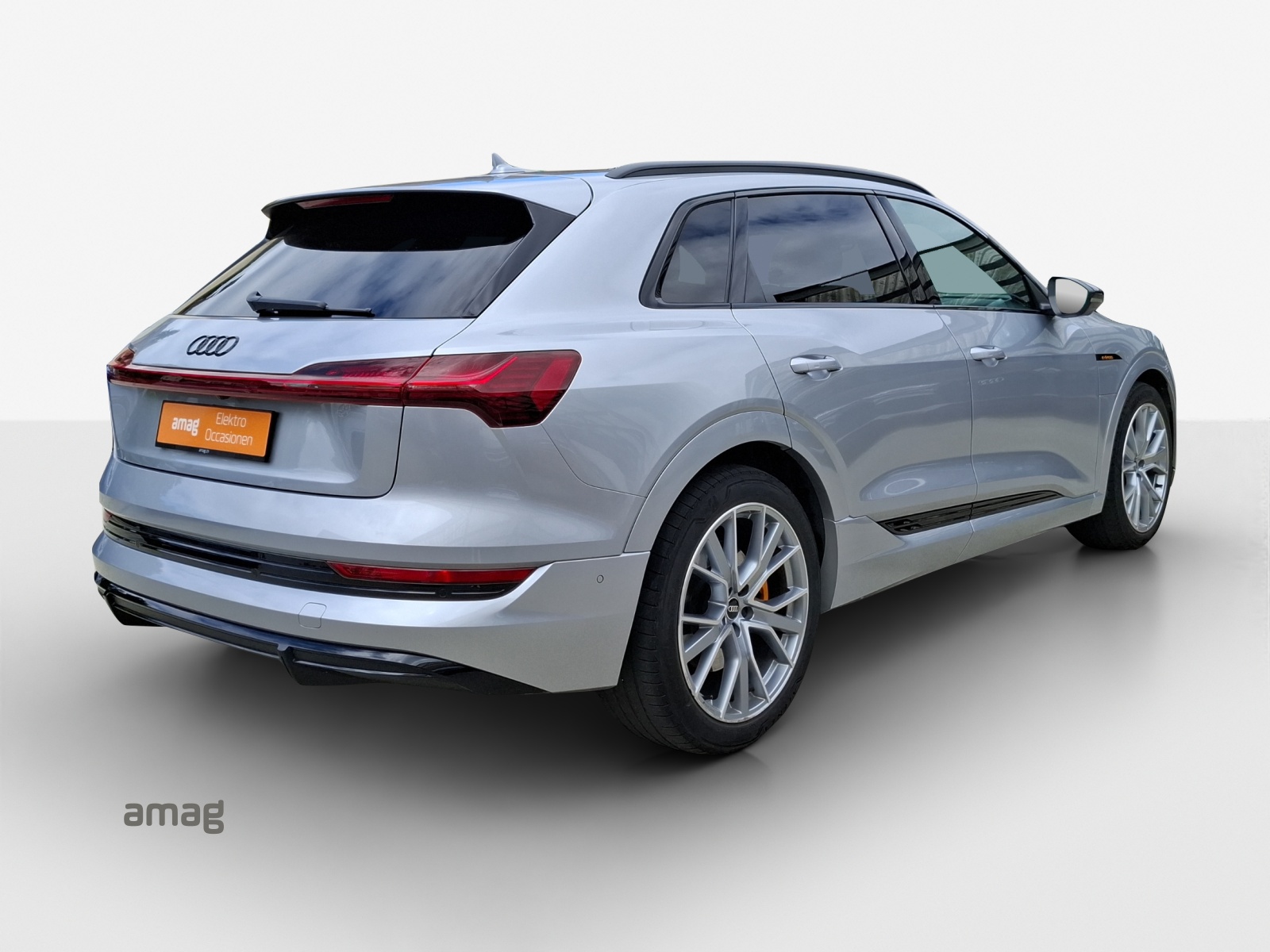 AUDI e-tron 55 S Line Black Edition quattro-image-5