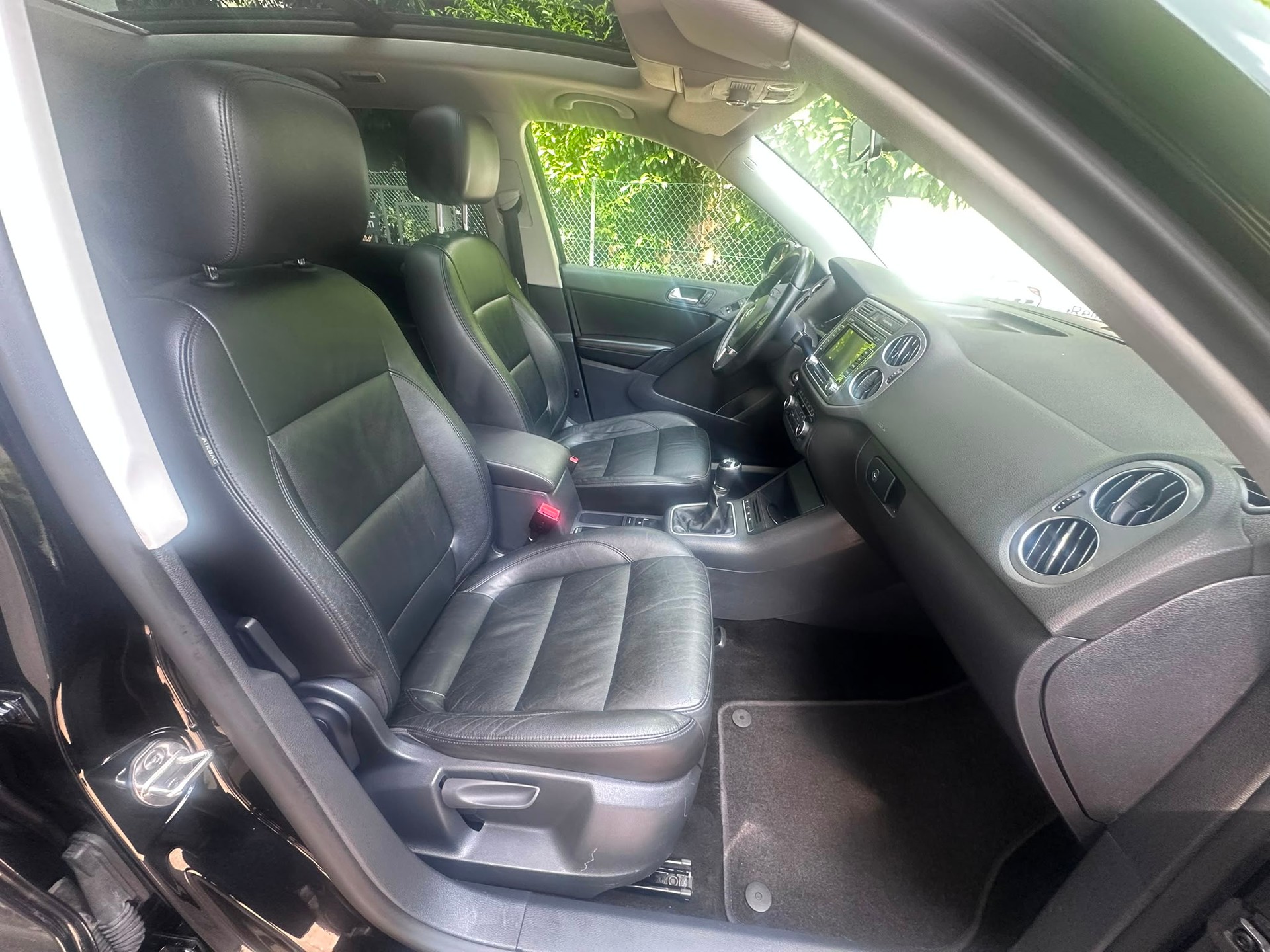 VW TIGUAN 1.4 - TSI - BLUE MOTION - "TREND & FUN" 4x2-image-9