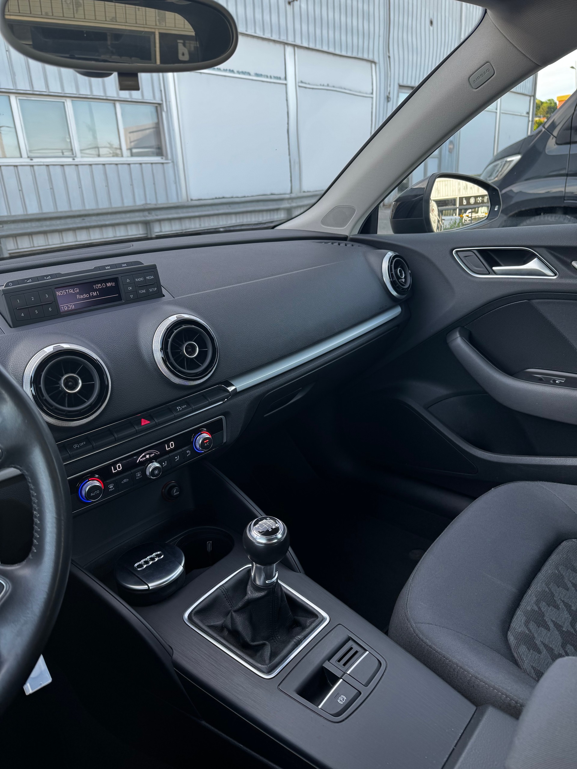 AUDI A3 Sportback 1.4 TFSI Attraction-image-14