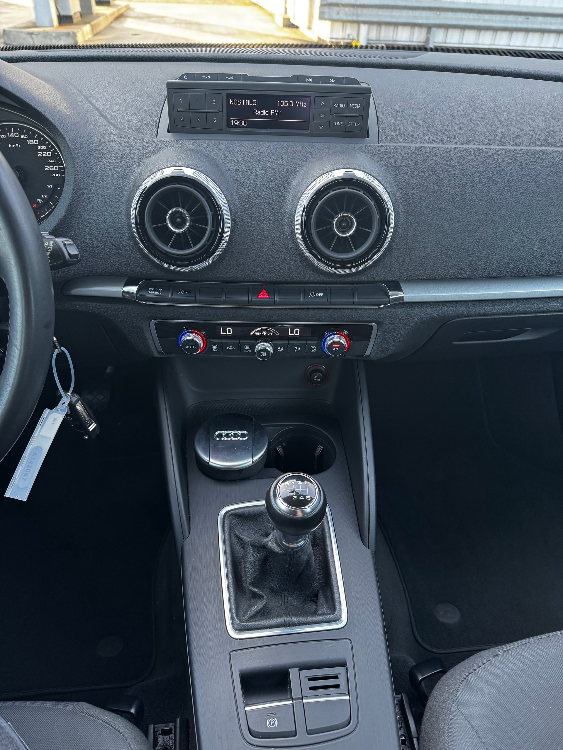 AUDI A3 Sportback 1.4 TFSI Attraction-image-13