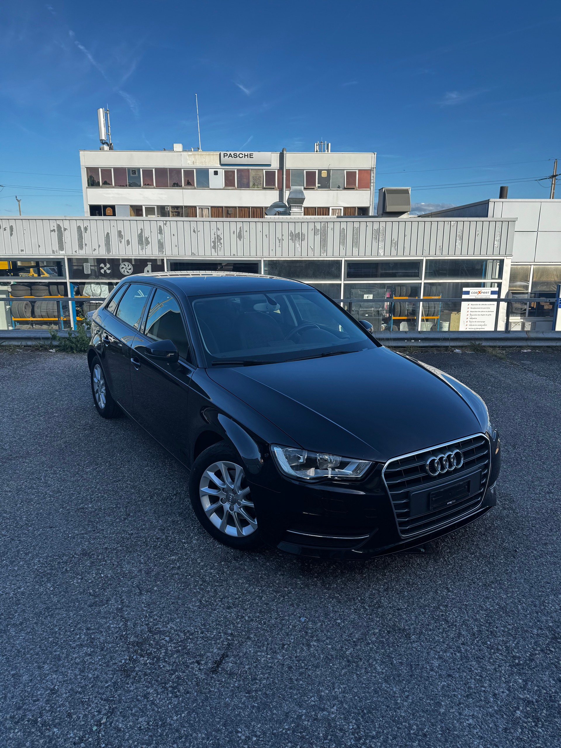 AUDI A3 Sportback 1.4 TFSI Attraction-image-2