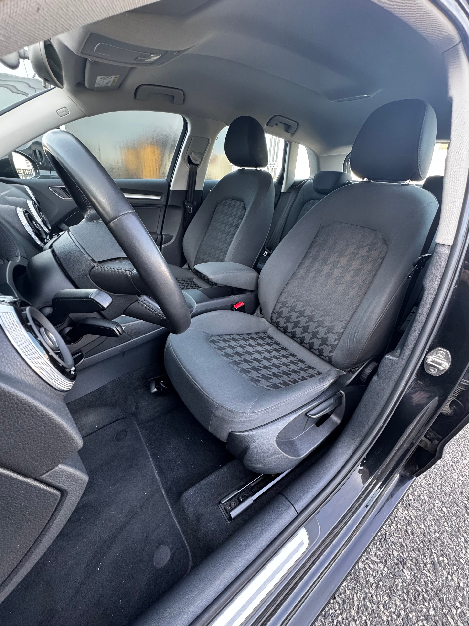 AUDI A3 Sportback 1.4 TFSI Attraction-image-9