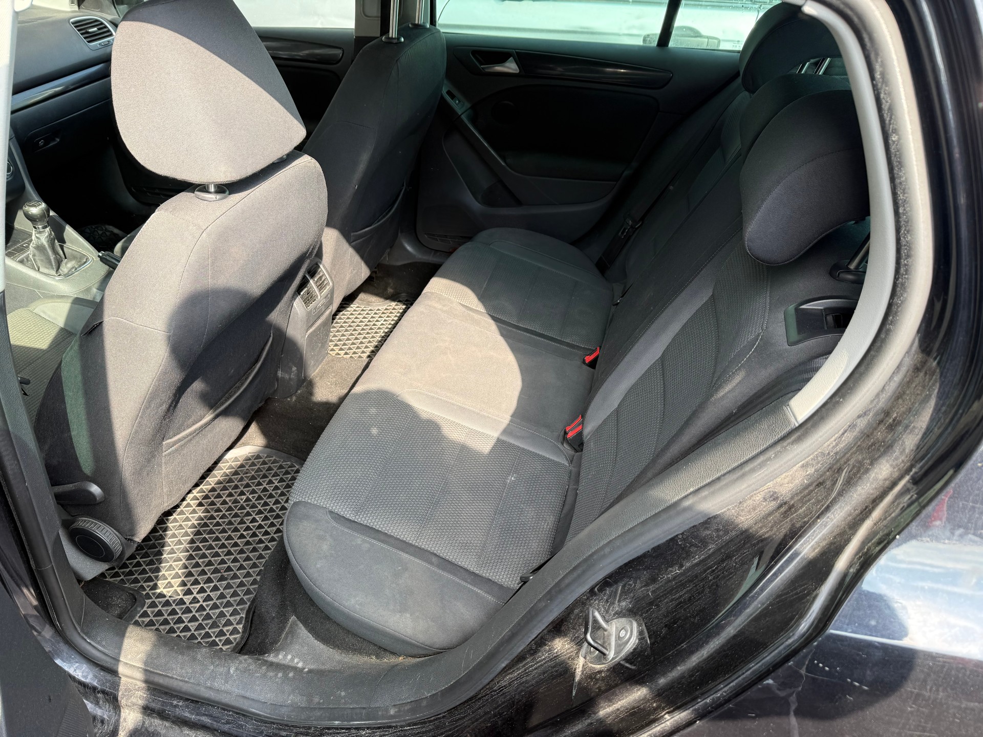 VW Golf 2.0 TDI Comfortline 4Motion-image-5