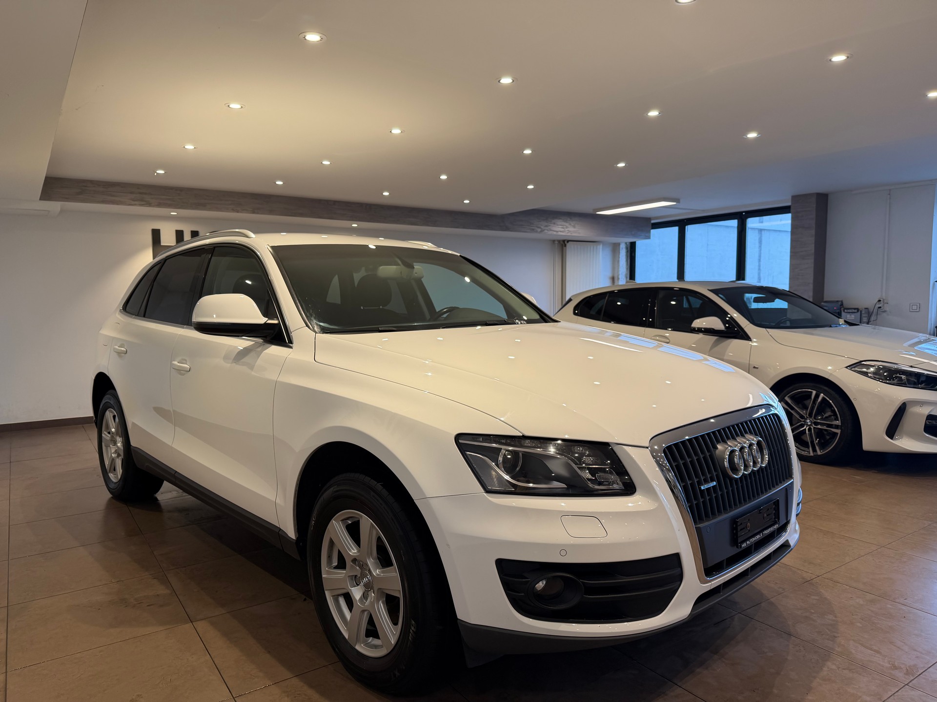 AUDI Q5 2.0 TDI quattro S-Tronic-image-4