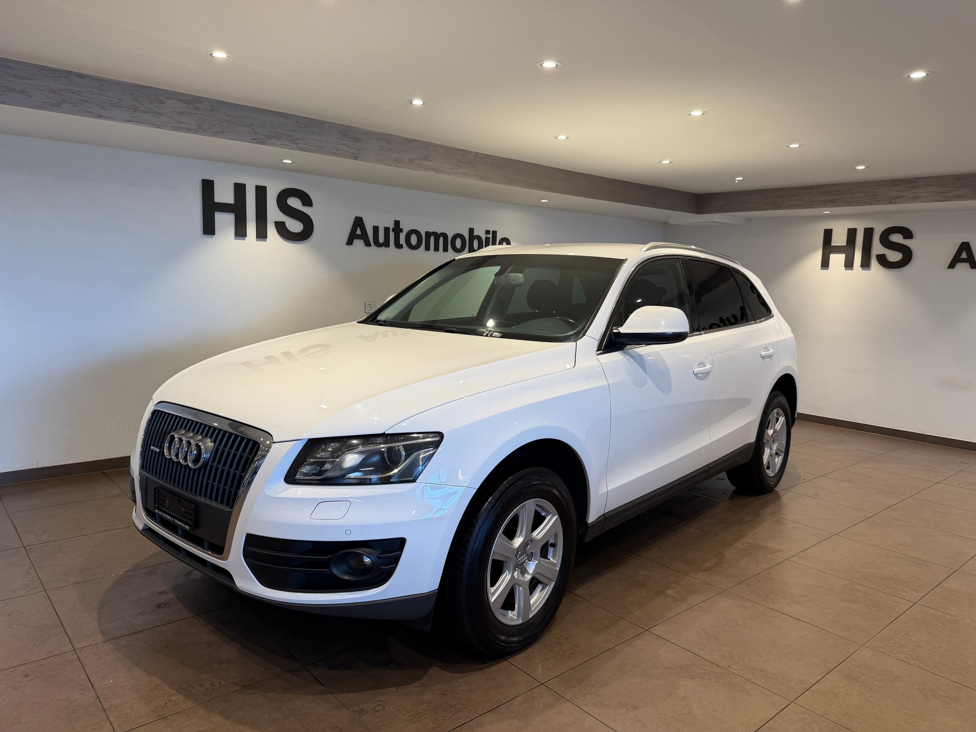 AUDI Q5 2.0 TDI quattro S-Tronic-image-0