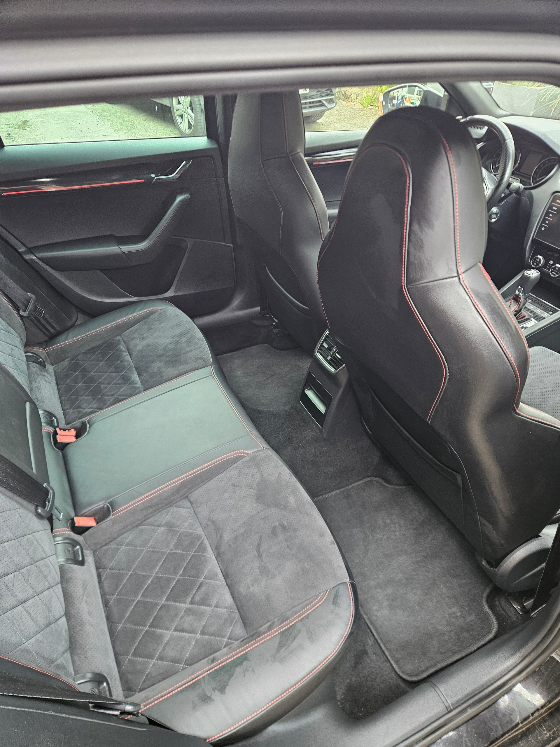 SKODA 2.0 TSI 245 RS DSG-image-5