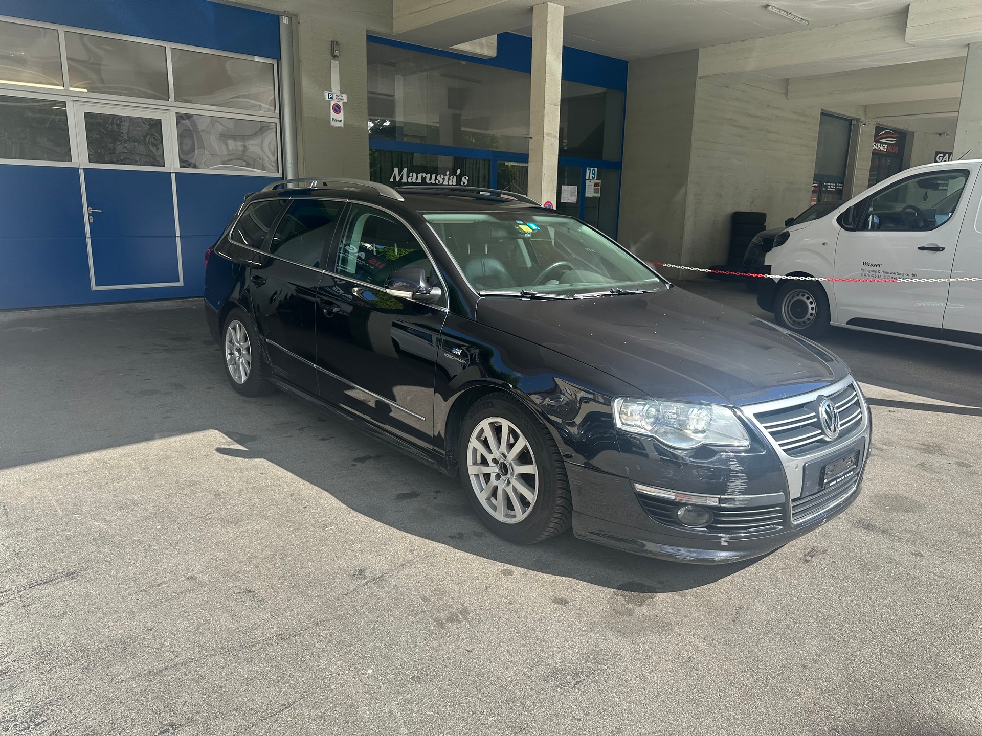 VW Passat Variant 2.0 TDI R-Line-image-2