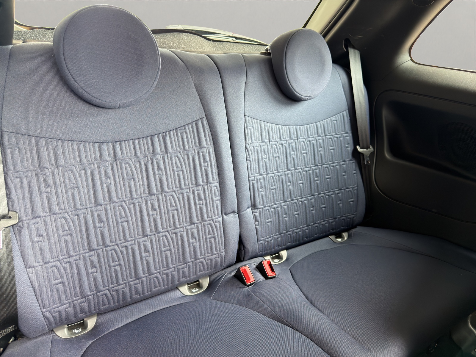 FIAT 500 1.0 Hybrid Cult-image-12