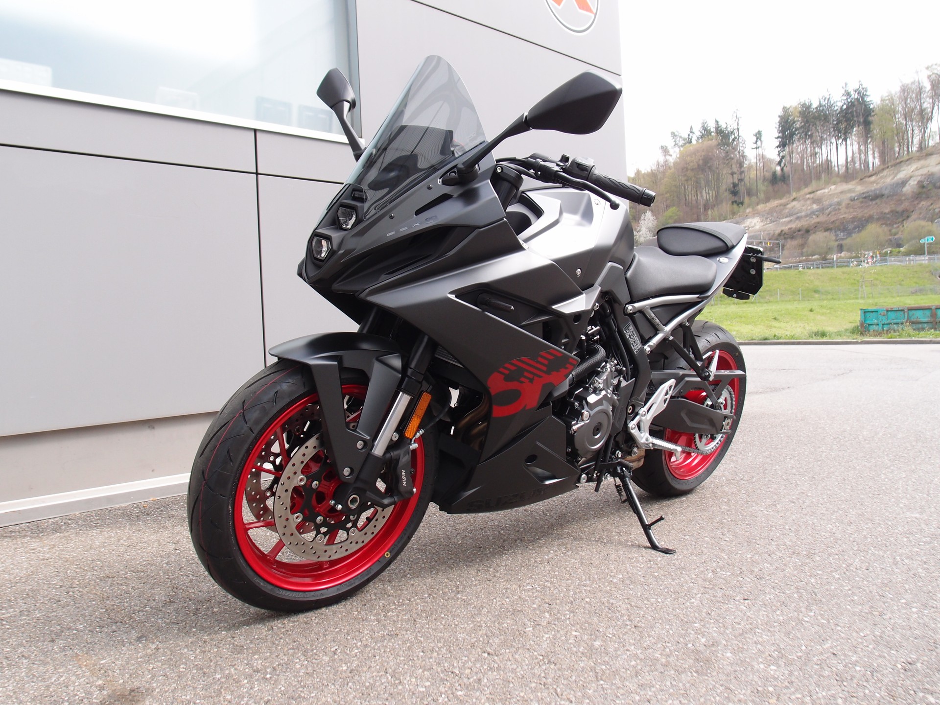 SUZUKI GSX-8R-image-5