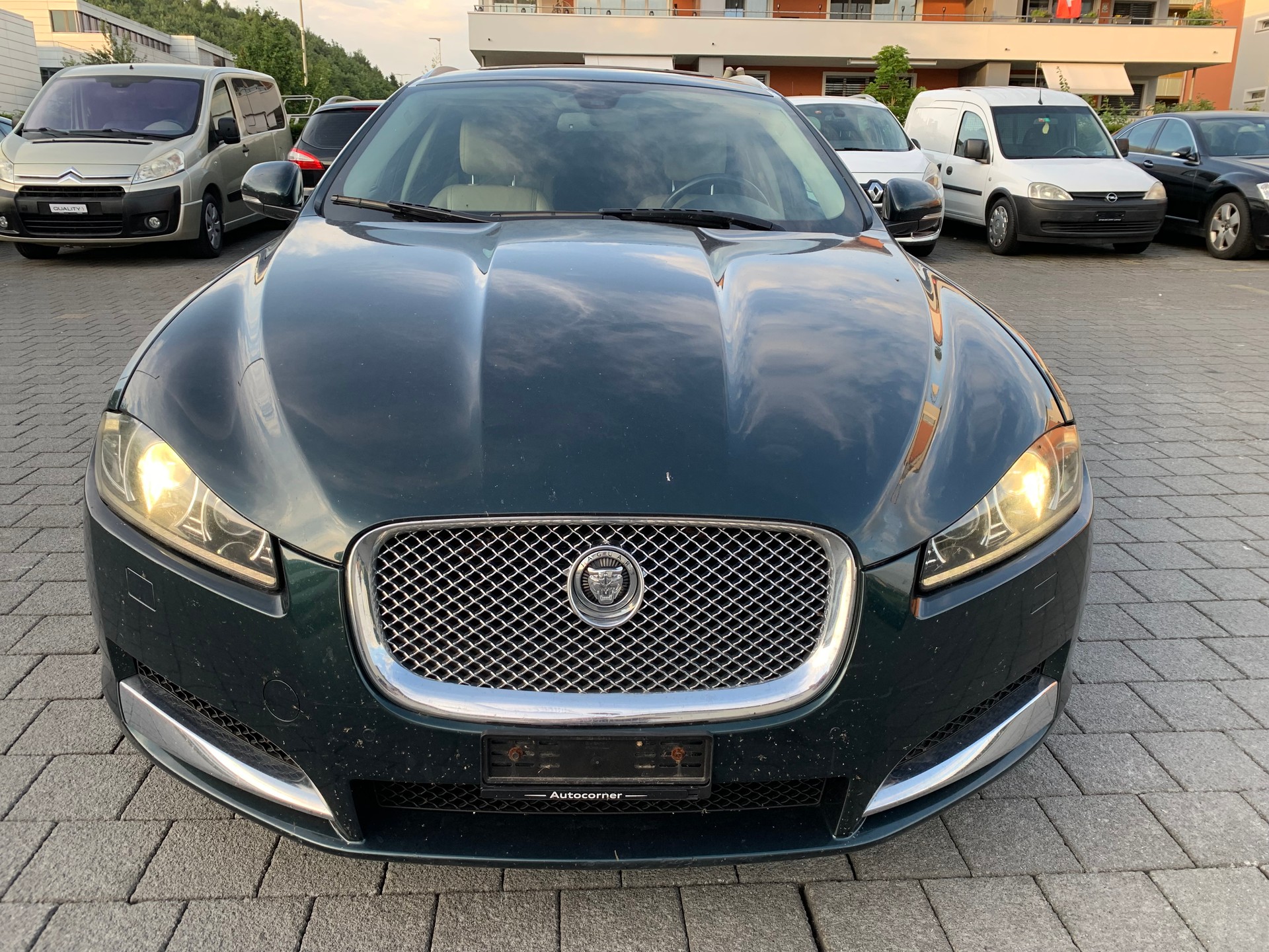 JAGUAR XF Sportbrake 3.0d V6 Premium Luxury-image-4