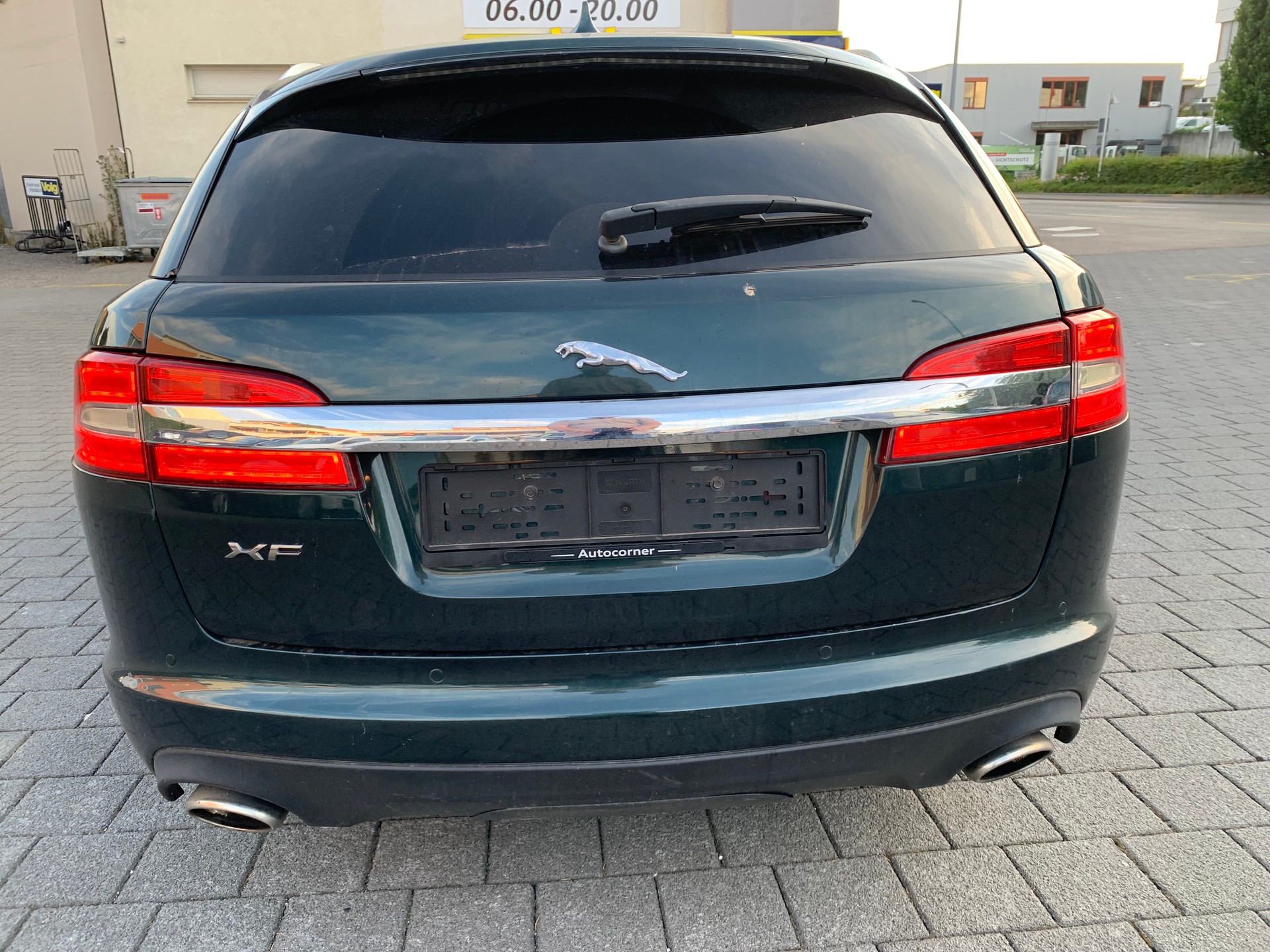 JAGUAR XF Sportbrake 3.0d V6 Premium Luxury-image-5