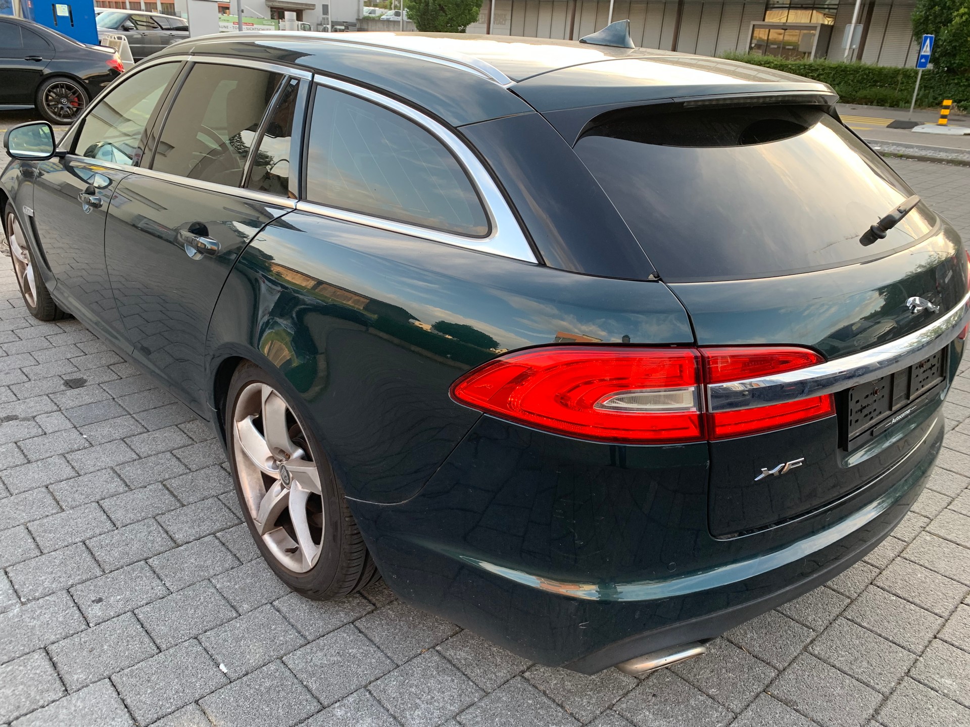 JAGUAR XF Sportbrake 3.0d V6 Premium Luxury-image-2