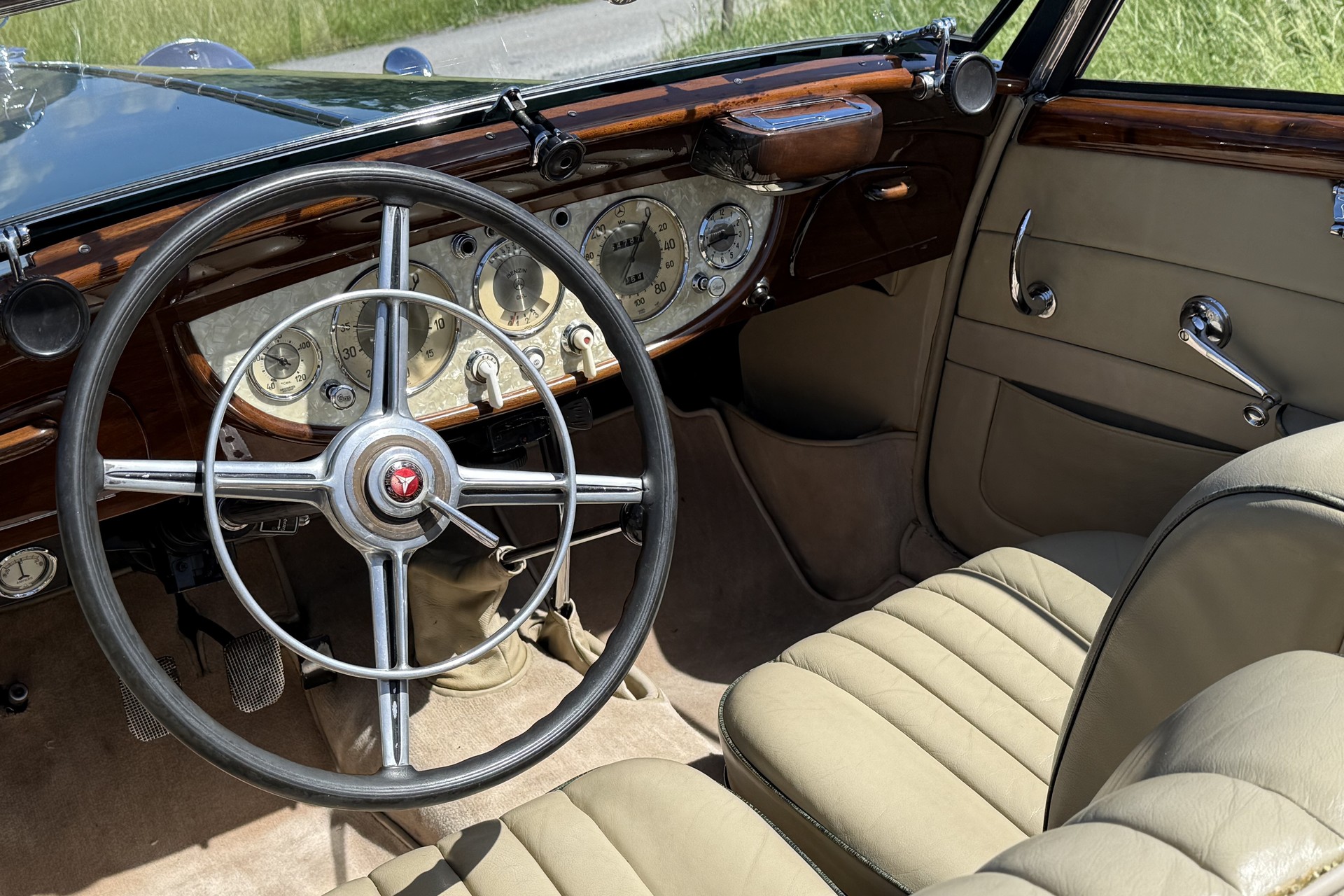 MERCEDES-BENZ 540K Sport Cabriolet A-image-18