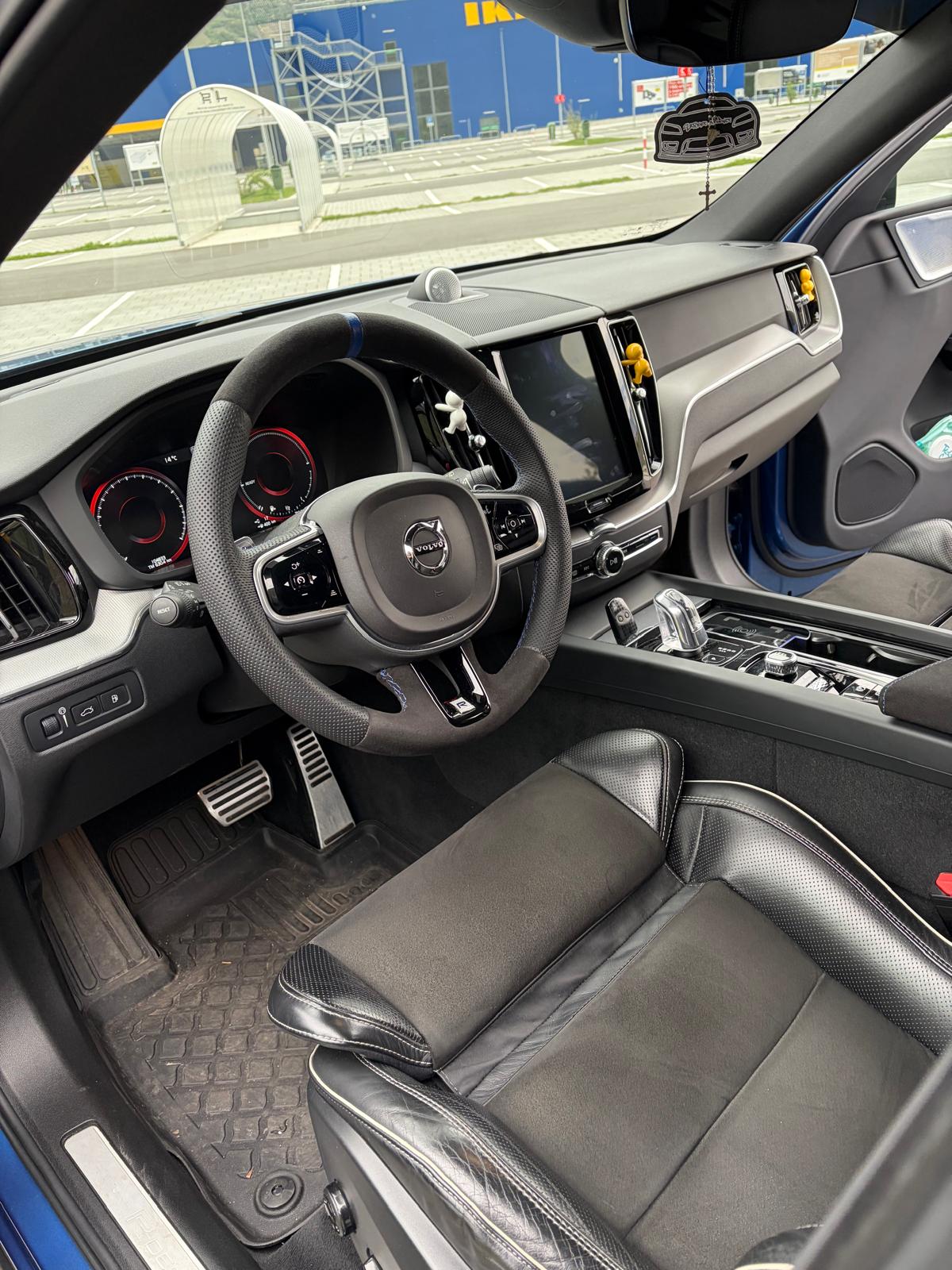 VOLVO XC60-image-3