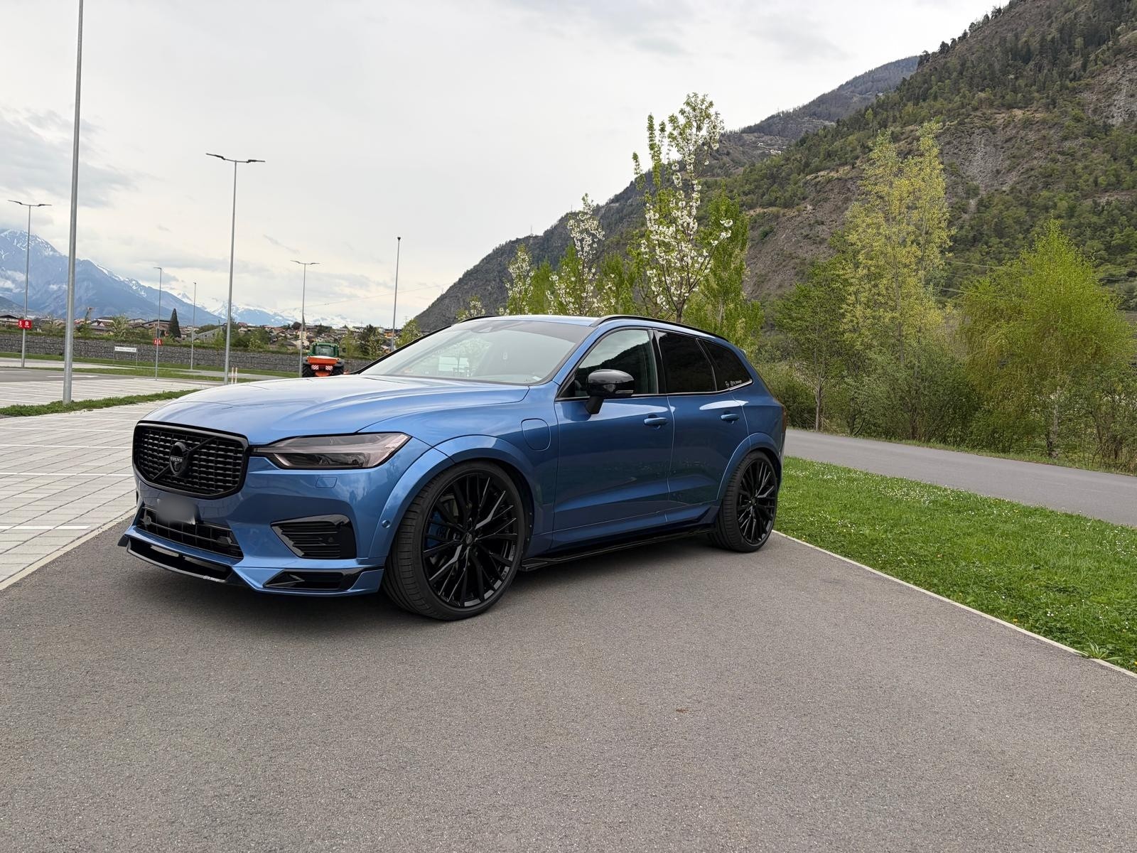 VOLVO XC60-image-0