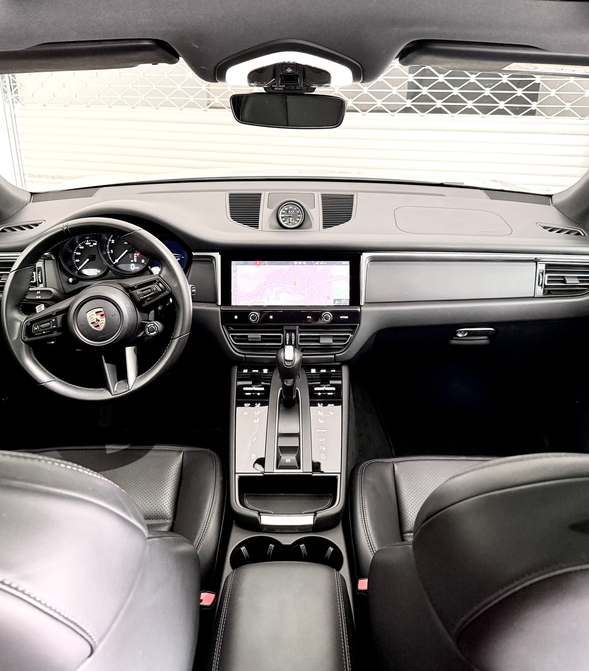 PORSCHE MACAN T PDK-image-16