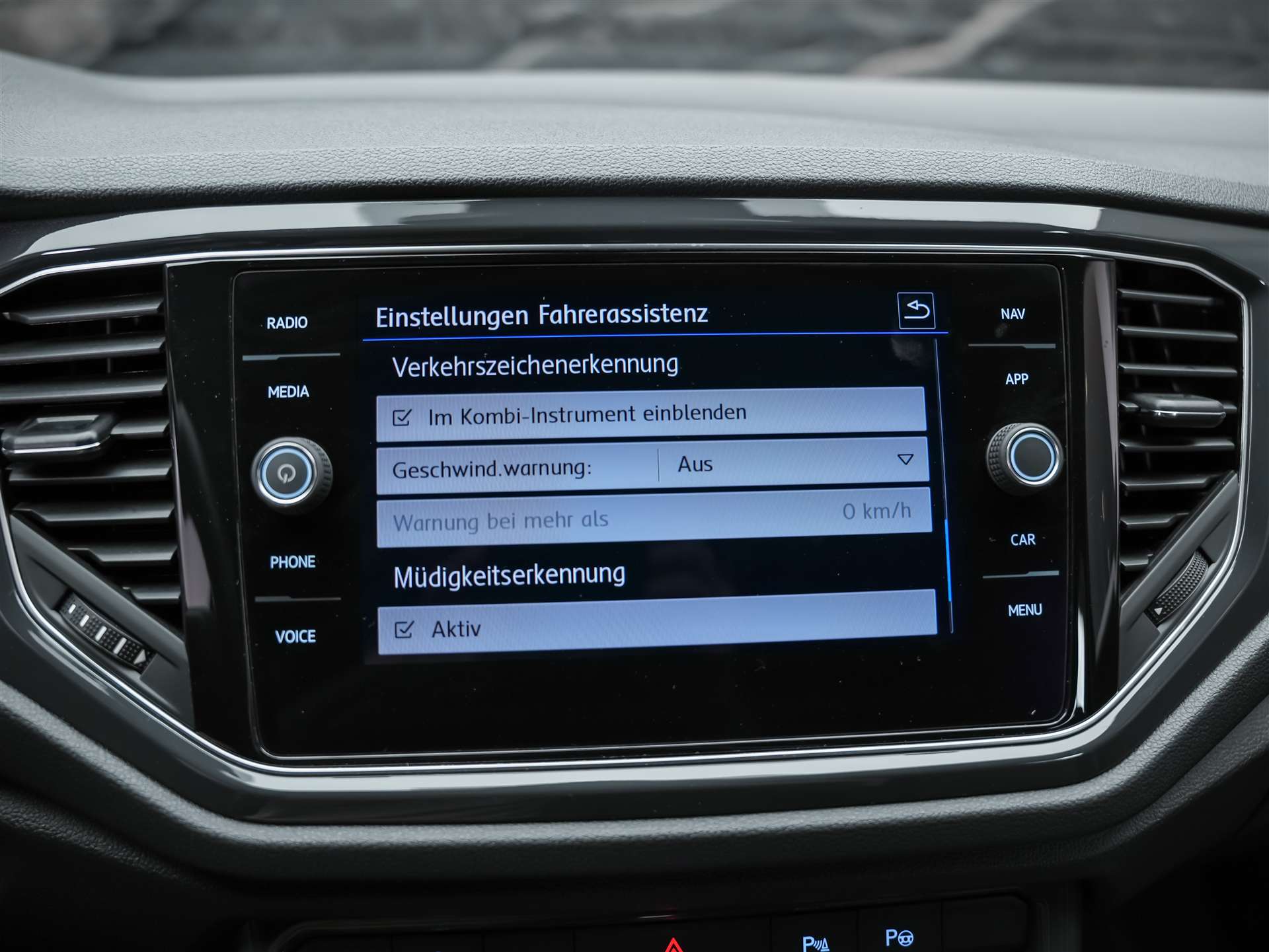 VW T-Roc 2.0 TSI Sport DSG 4Motion *Abstandsregler*Sitzheizung*Lenkradheizung*-image-33