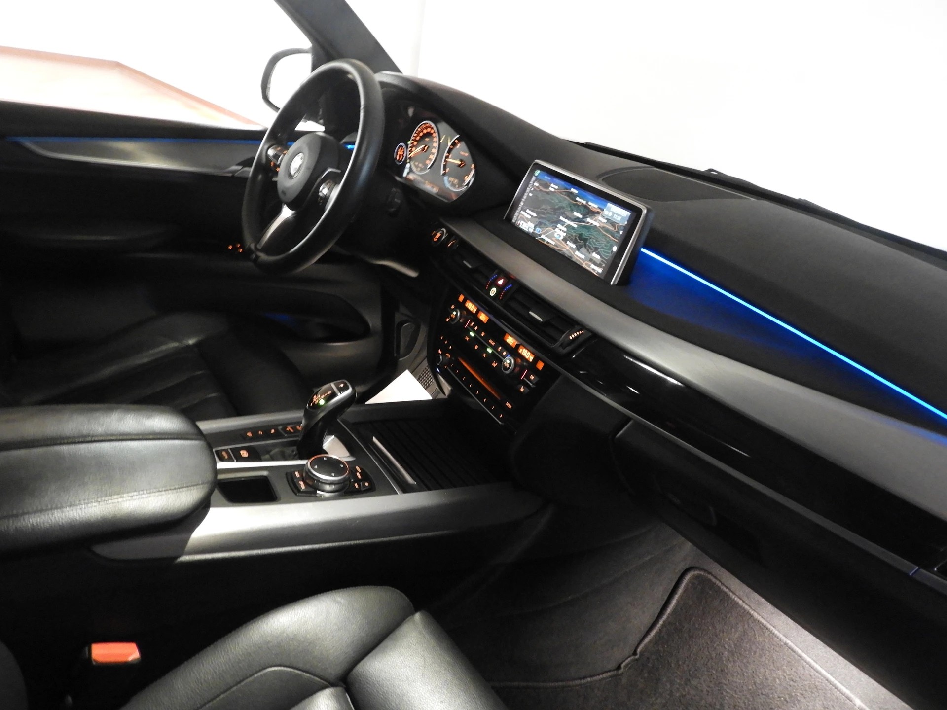 BMW X5 xDrive 40d Steptronic M Sport-image-9