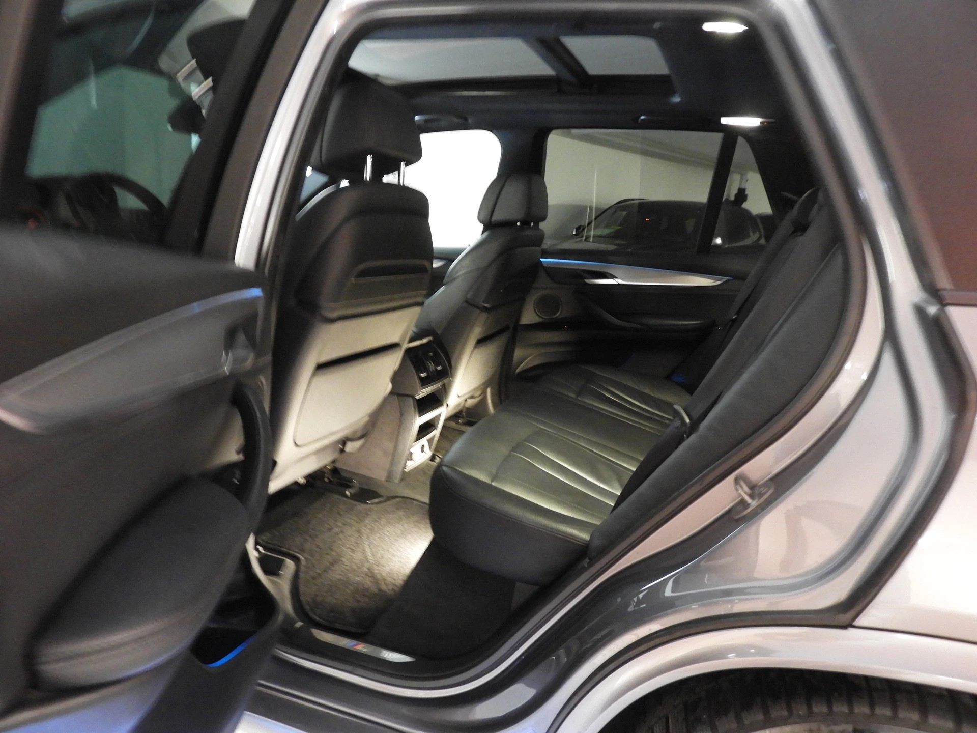 BMW X5 xDrive 40d Steptronic M Sport-image-12