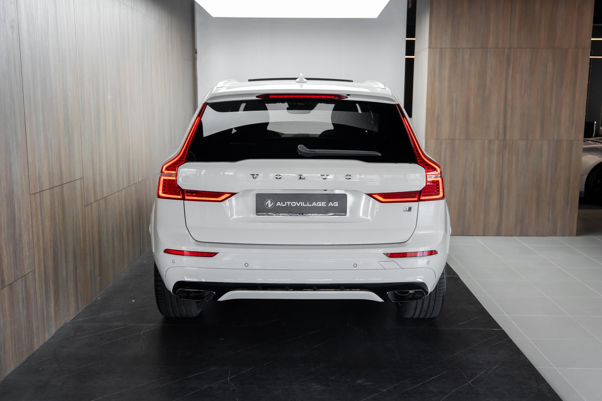 VOLVO XC60 D4 AWD R-Design Geartronic-image-30