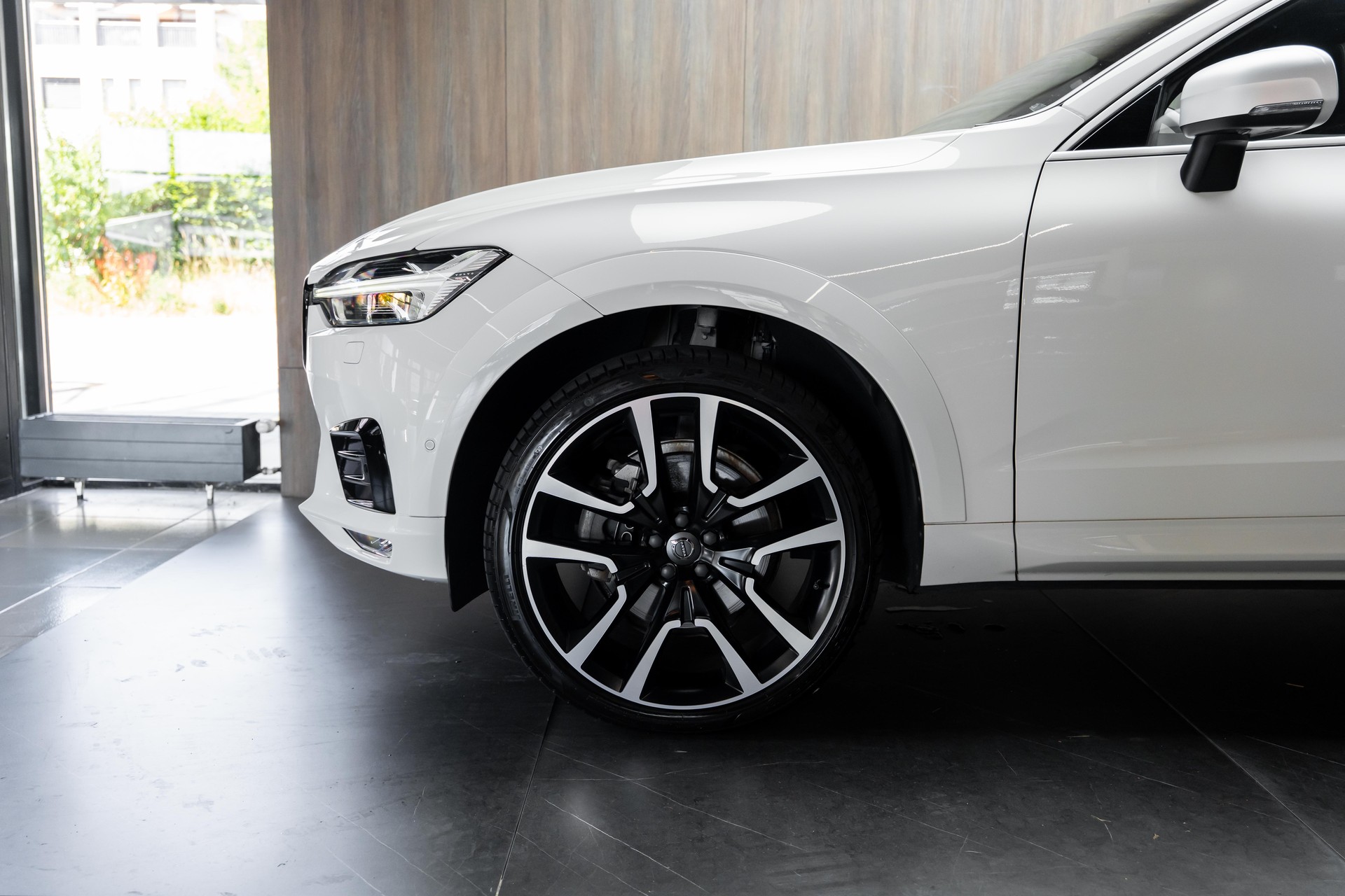 VOLVO XC60 D4 AWD R-Design Geartronic-image-31