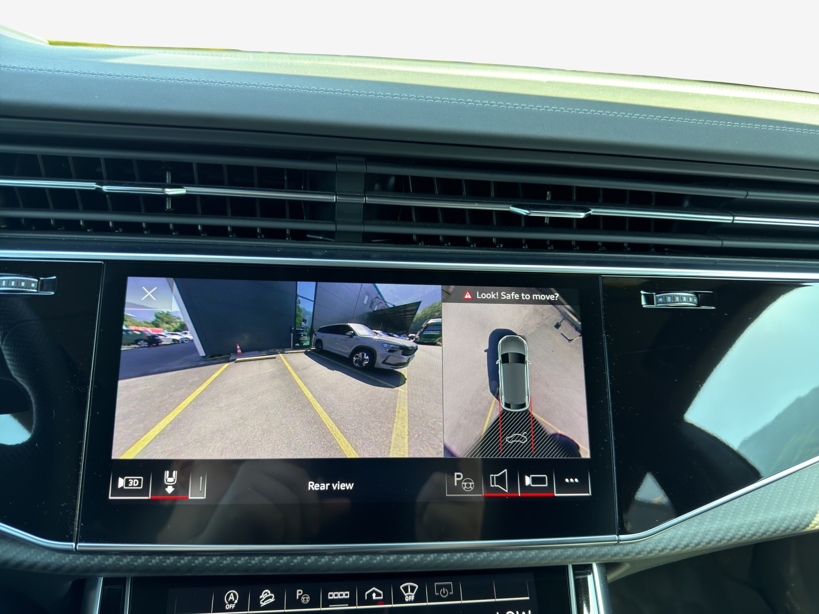 AUDI RSQ8 quattro tiptronic-image-13