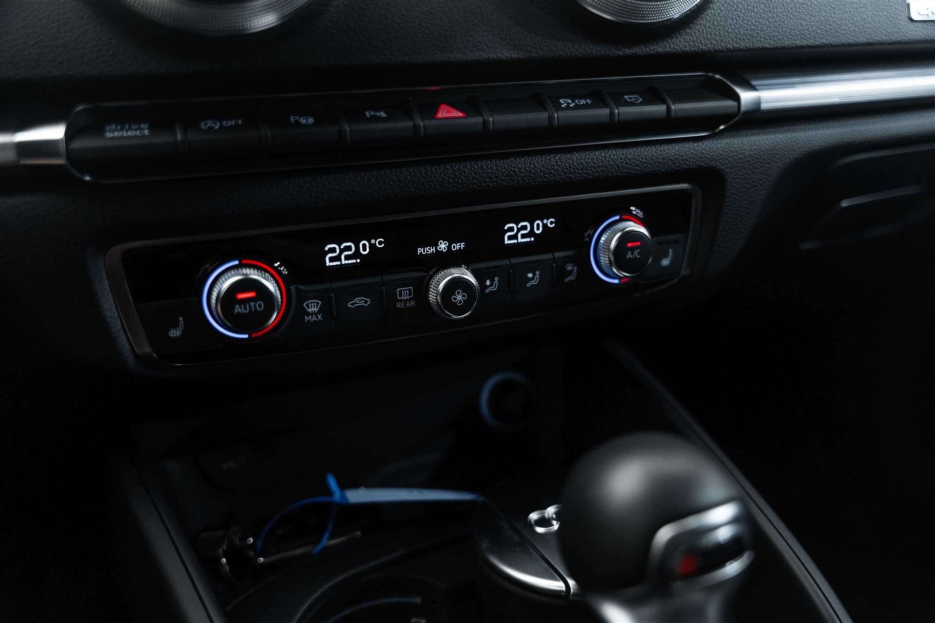 AUDI A3 Sportback 40 TFSI Sport quattro S-tronic-image-19
