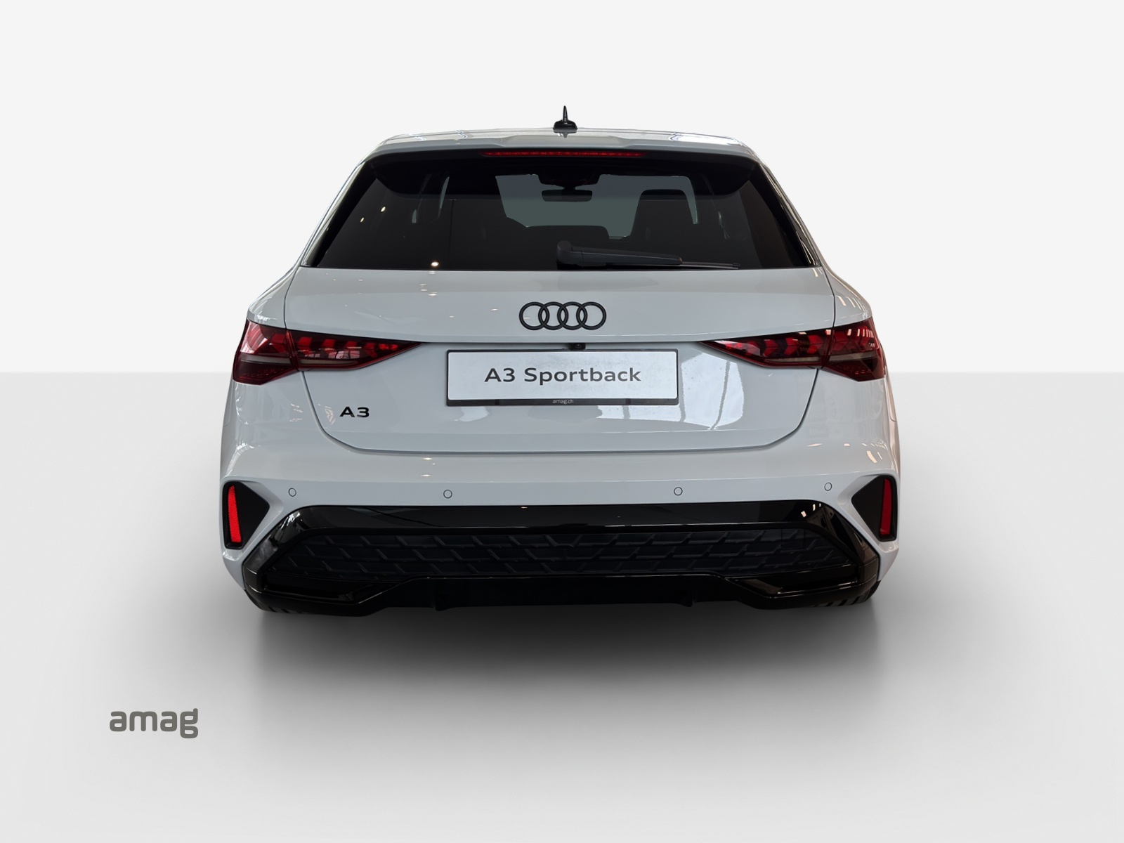 AUDI A3 Sportback TFSI 110 kW S line Attraction S tronic-showroom-element-3