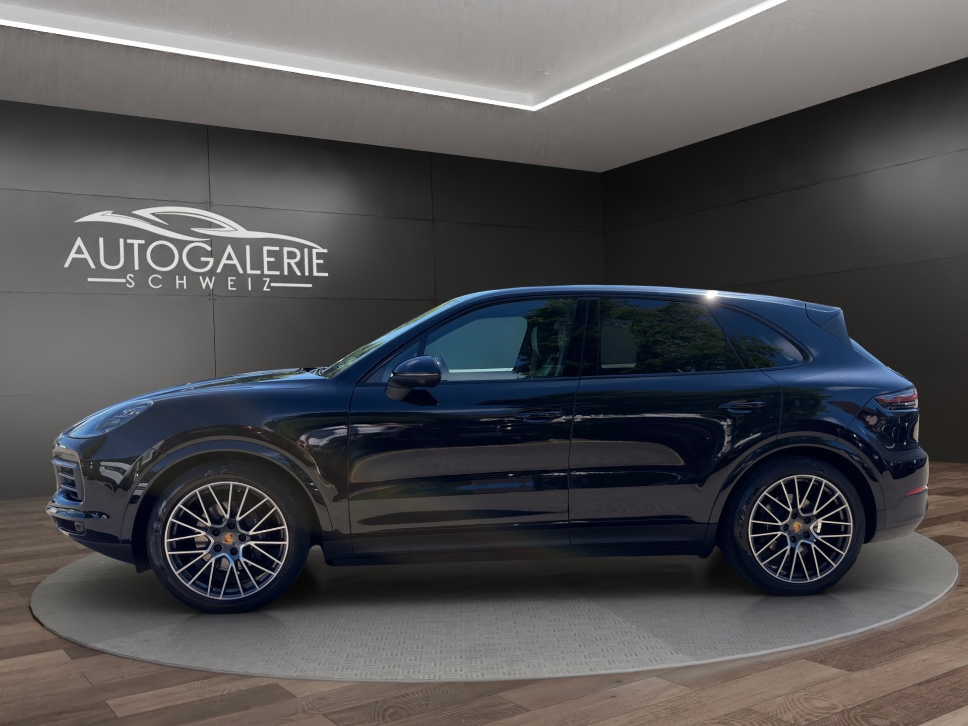 PORSCHE Cayenne Platinum Edition | CH Swiss Package | Porsche Approved bis 06/2027 | Luftfederung | Komfortsitze | 21" |-showroom-element-1