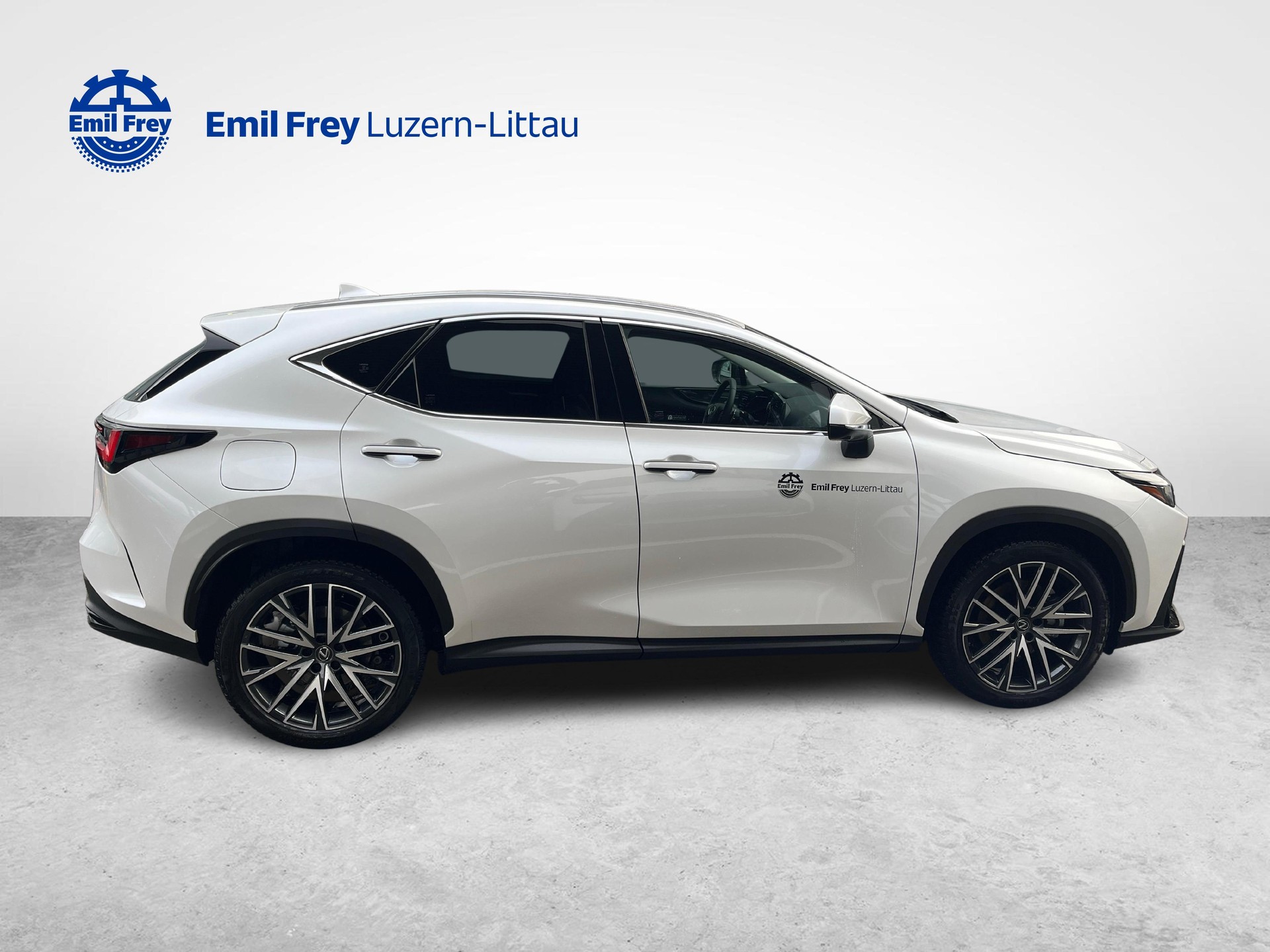 LEXUS NX 450h+ Comfort-image-5