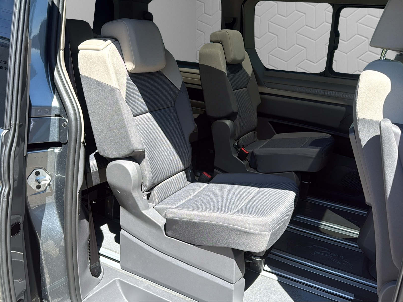 VW Multivan 2.0 TDI Liberty DSG-image-11