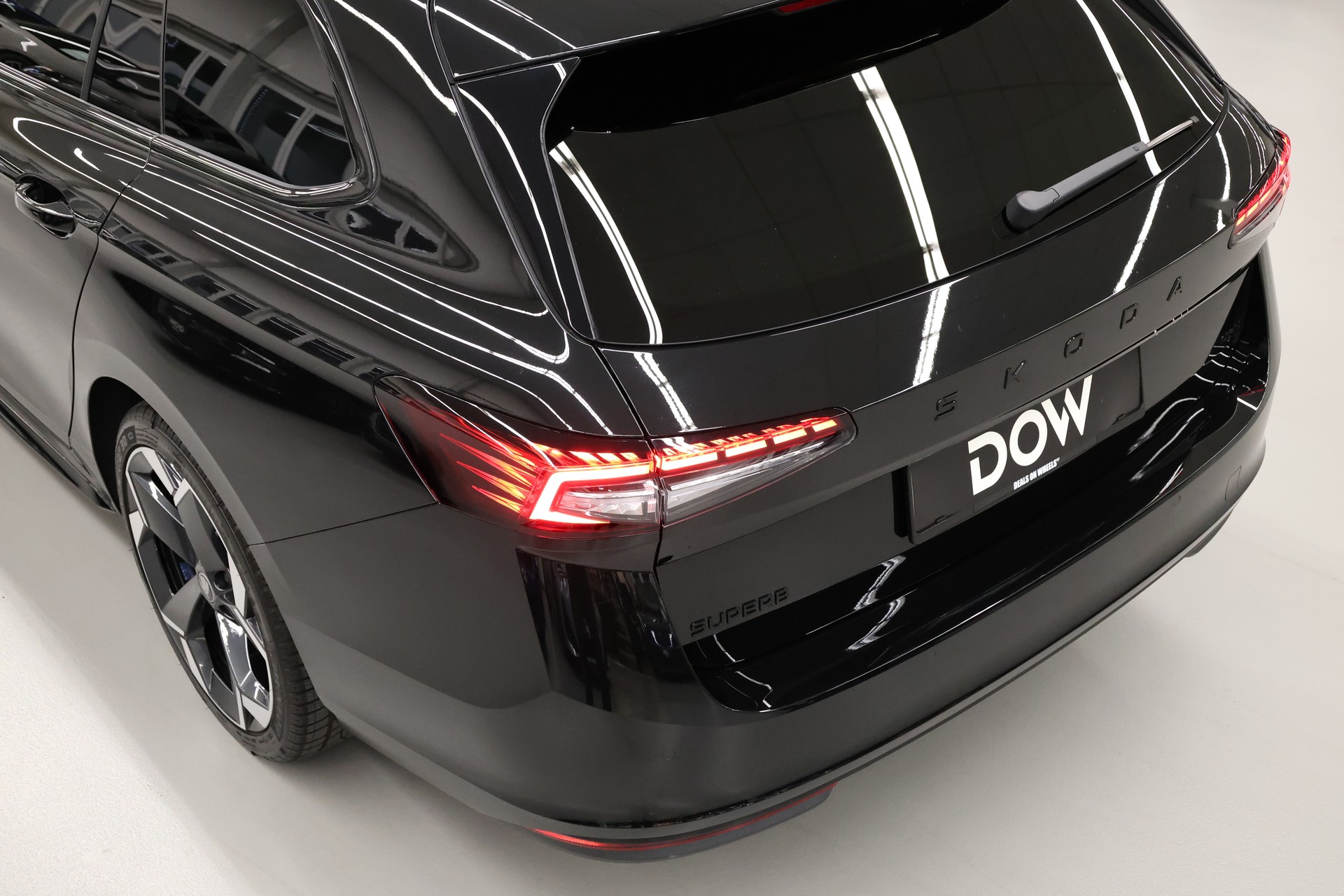SKODA Superb Combi 2.0 TSI Sportline 4x4 DSG-image-8