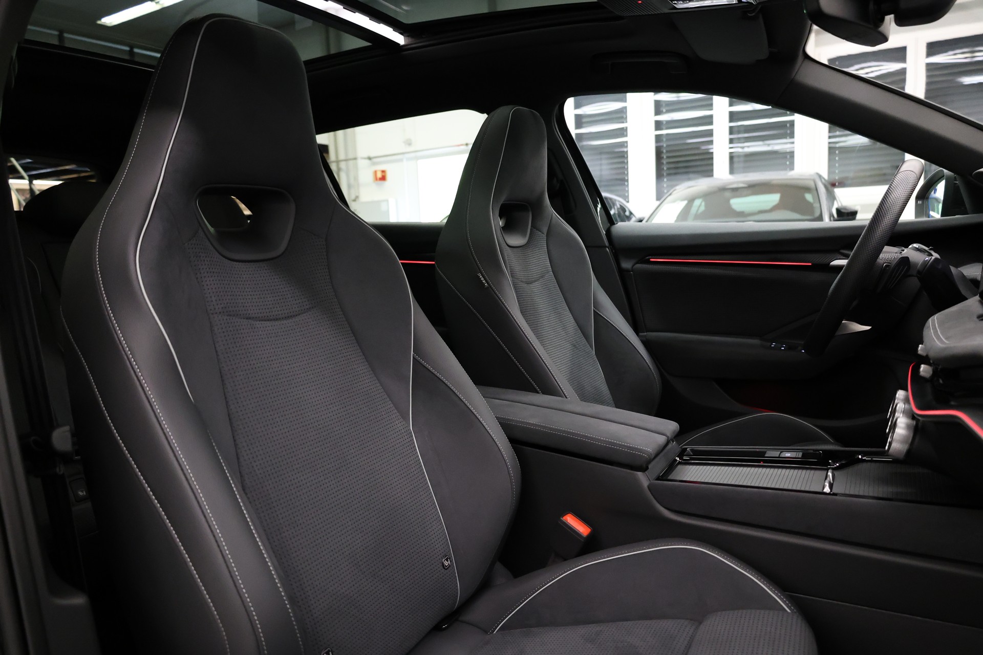 SKODA Superb Combi 2.0 TSI Sportline 4x4 DSG-image-19