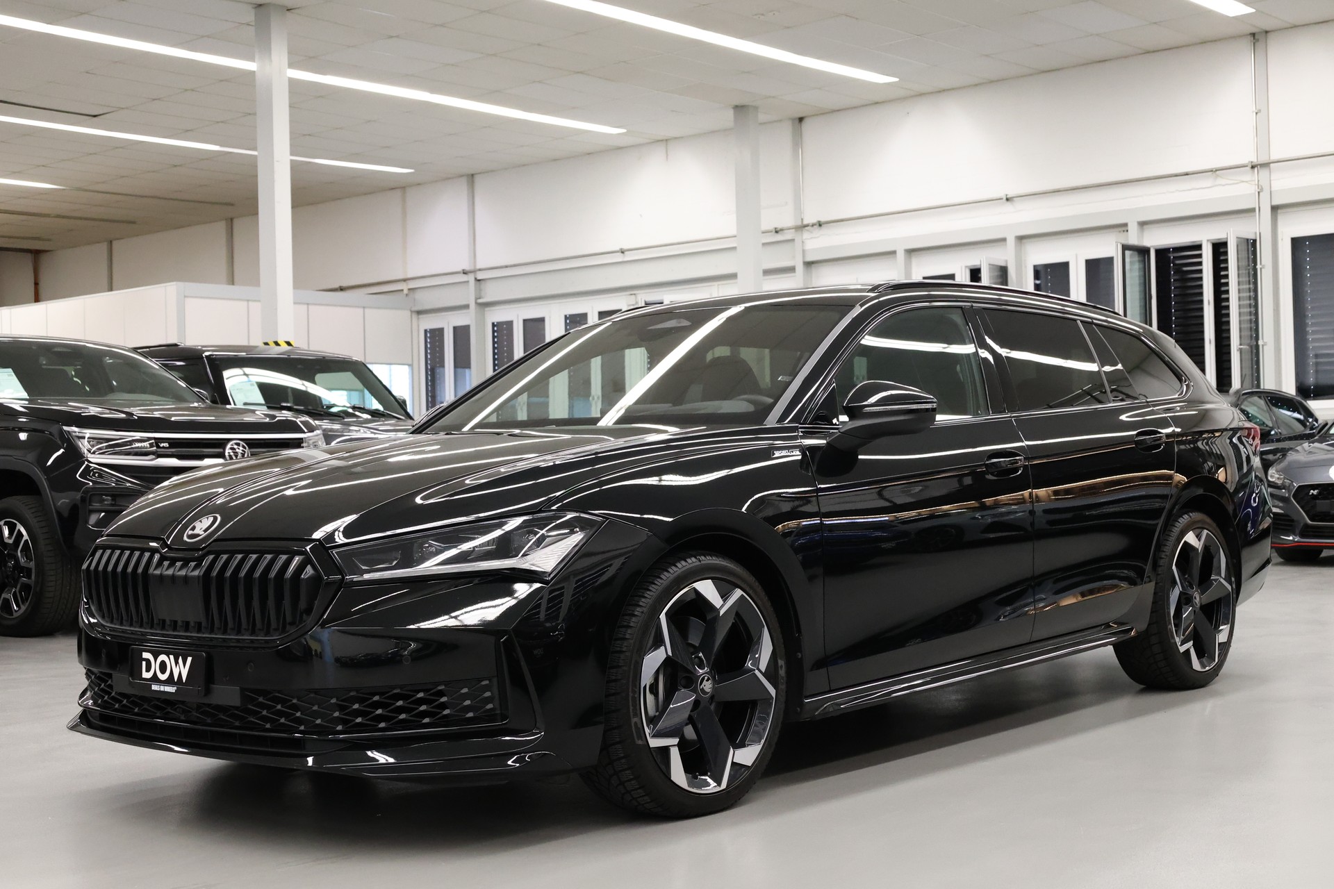SKODA Superb Combi 2.0 TSI Sportline 4x4 DSG-image-2