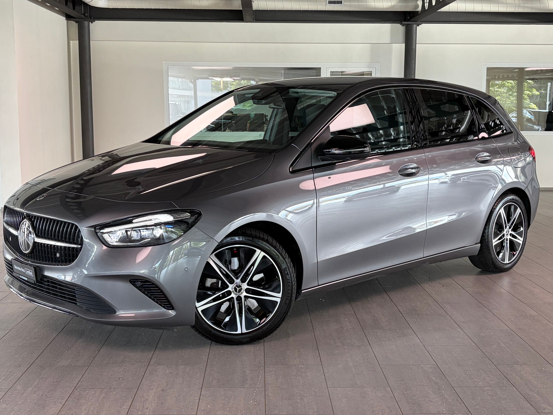 MERCEDES-BENZ B 250 4Matic Progressive-image-1