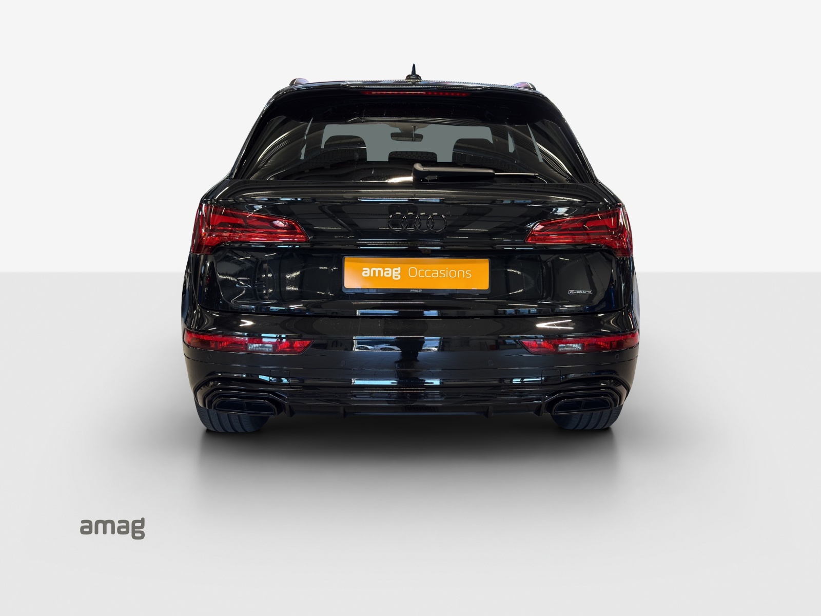 AUDI Q5 40 TDI Black Edition quattro S-tronic-image-3